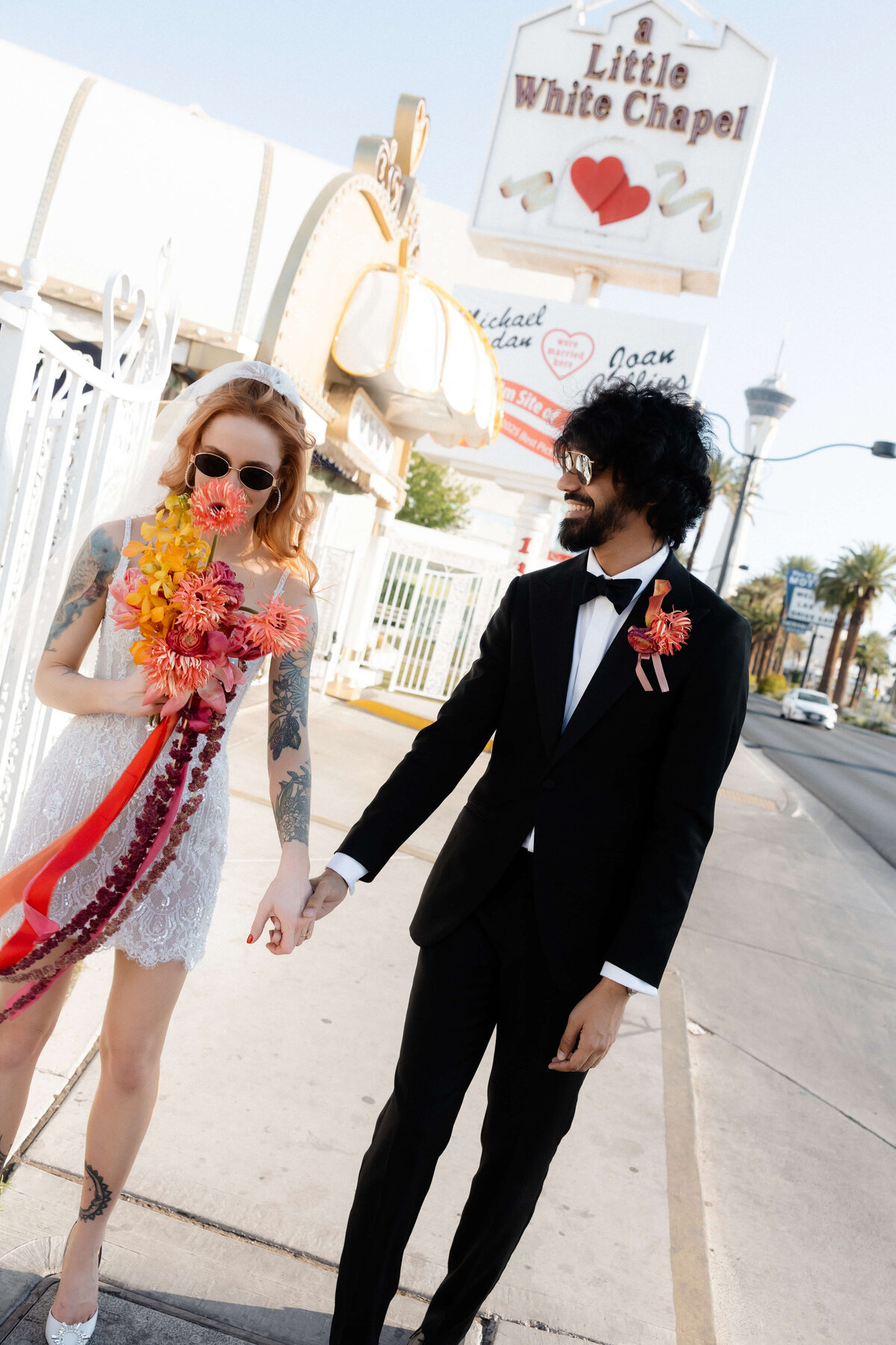 56riskyexposure_hayley-vikram_las-vegas-elopement-photography