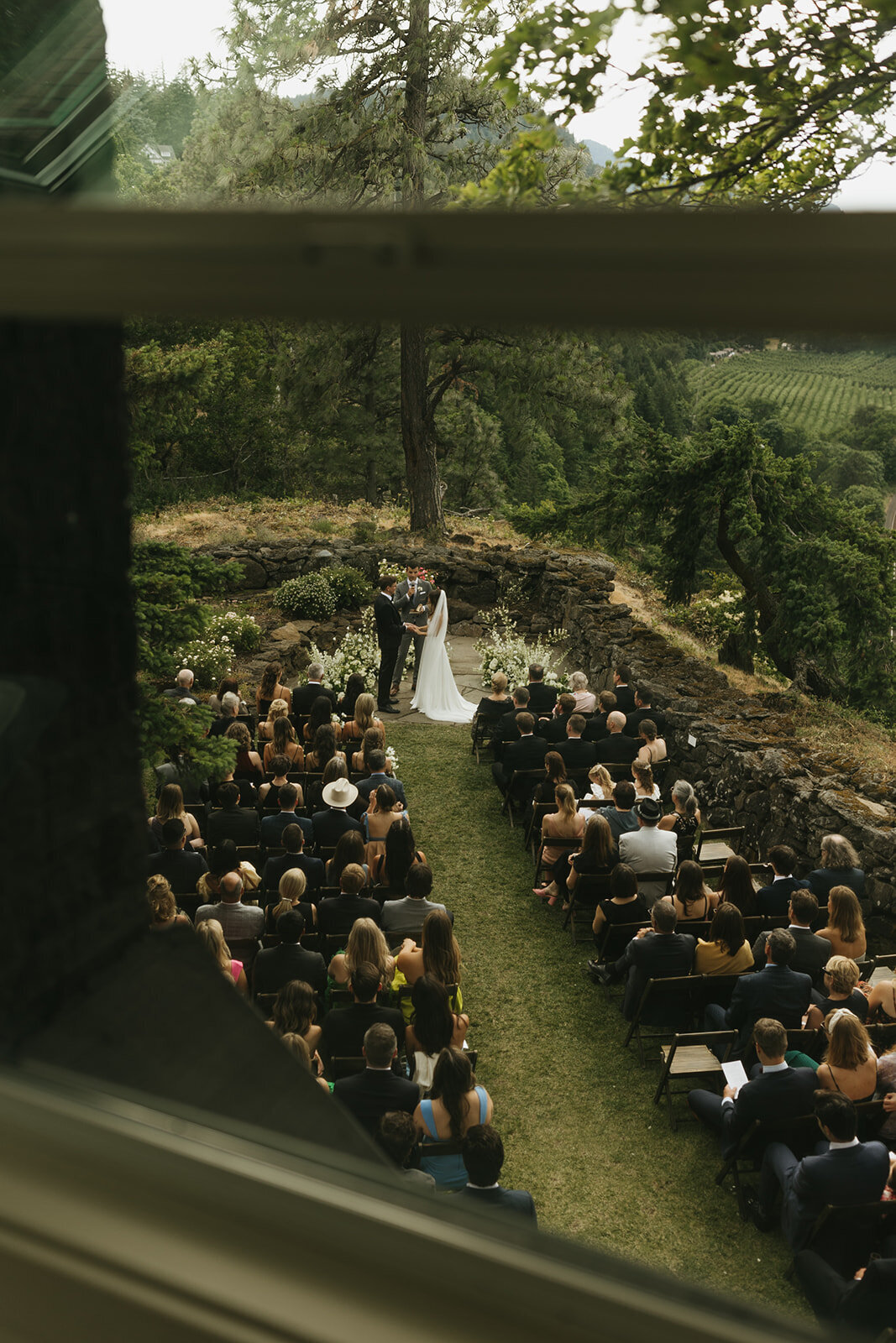 the-griffin-house-hood-river-wedding-photos-e+j-4740