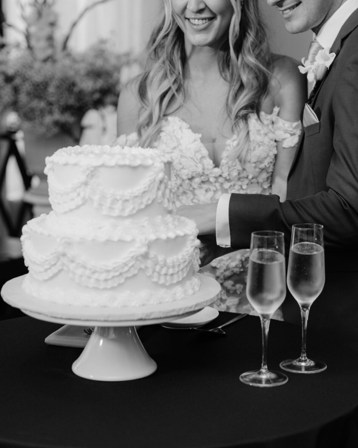 96 - © 2023 Ashley Nicole Creative - Haley & Connor - Cake & Cocktails