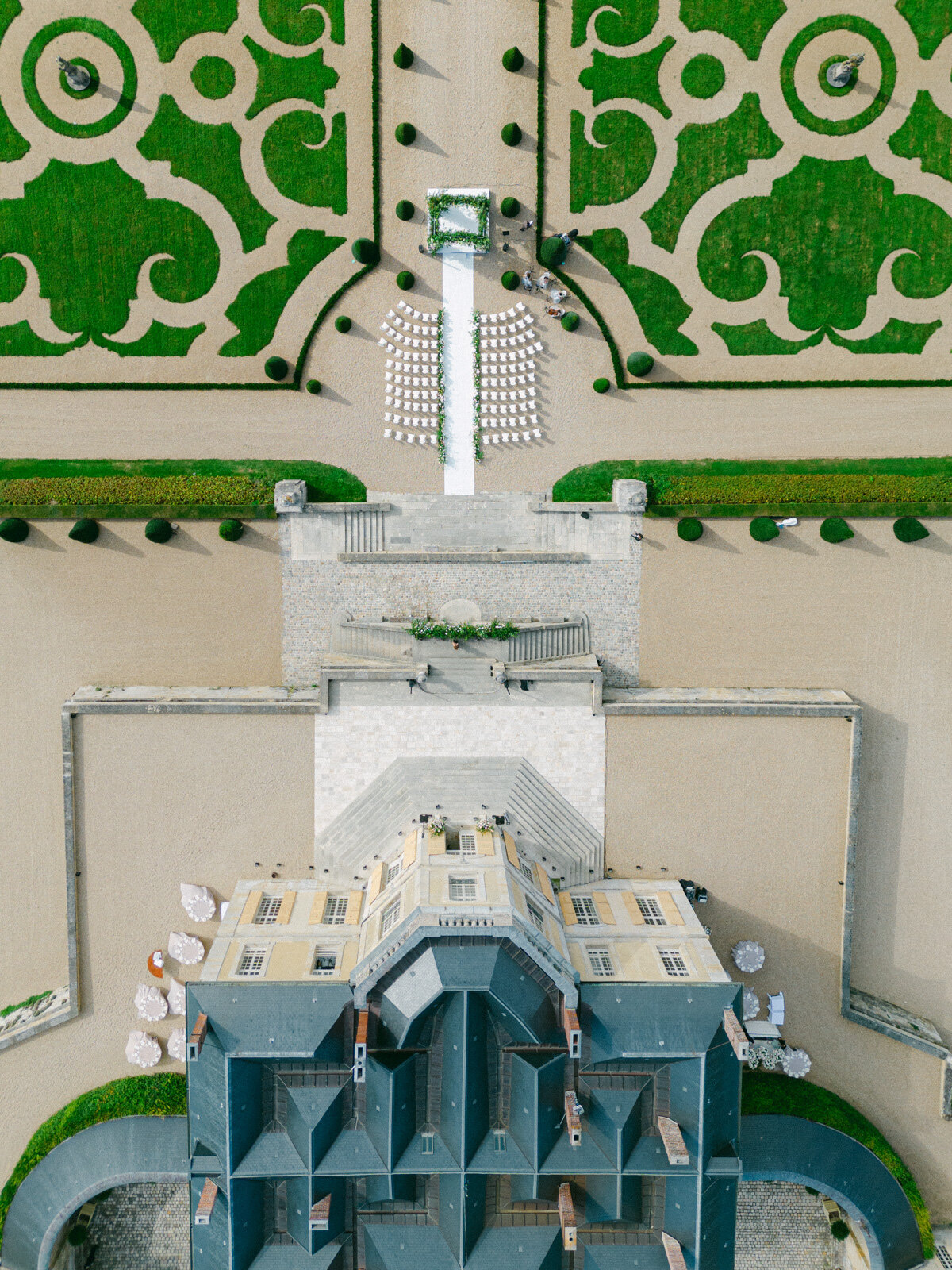 Paris Wedding Photographer  Château de Villette Wedding (301 sur 458)