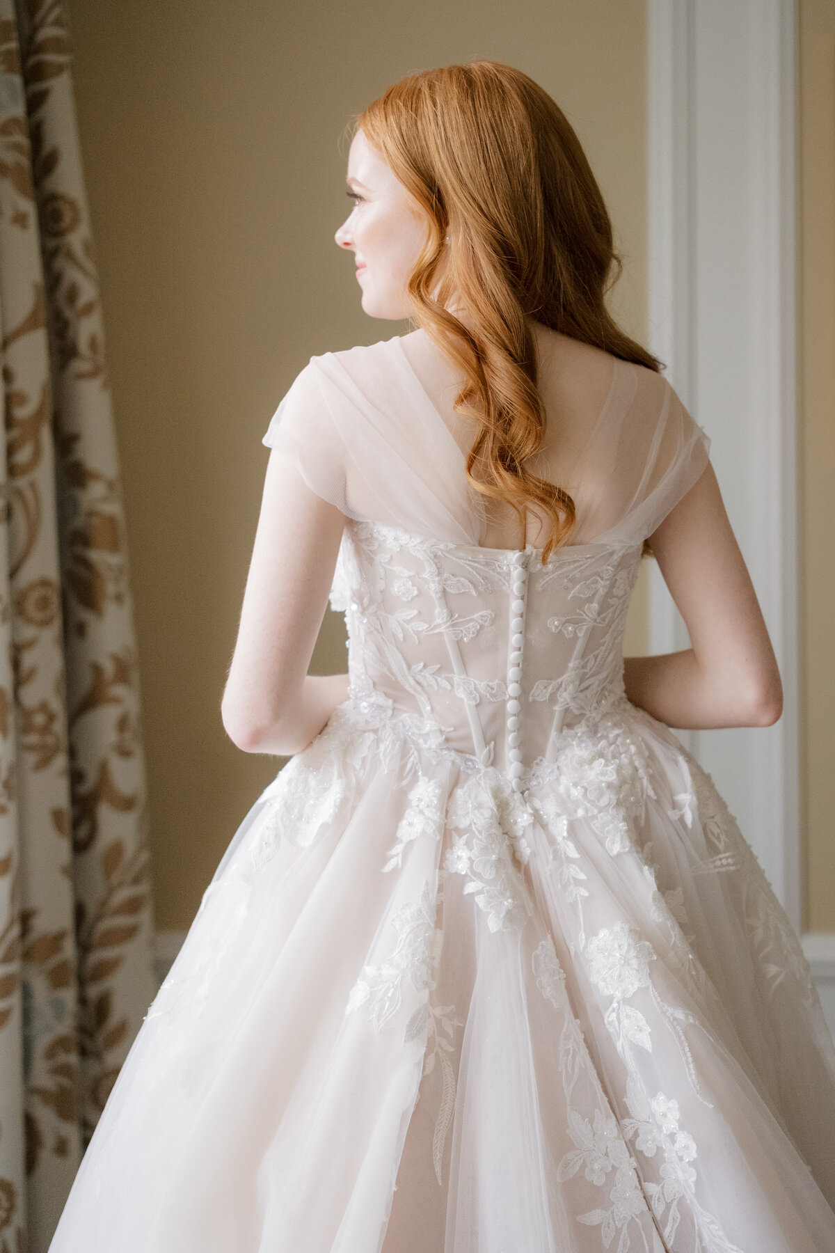 bridal portrait at The Broadmoor Resort in Colorado Springs, Colorado