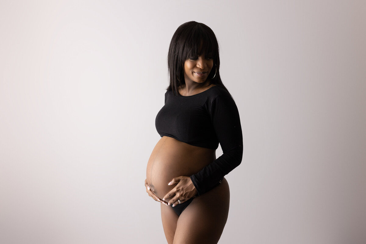 maternity portrait studio Austin, austin maternity photographer, pregnancy photoshoot Austin TX, professional maternity pictures