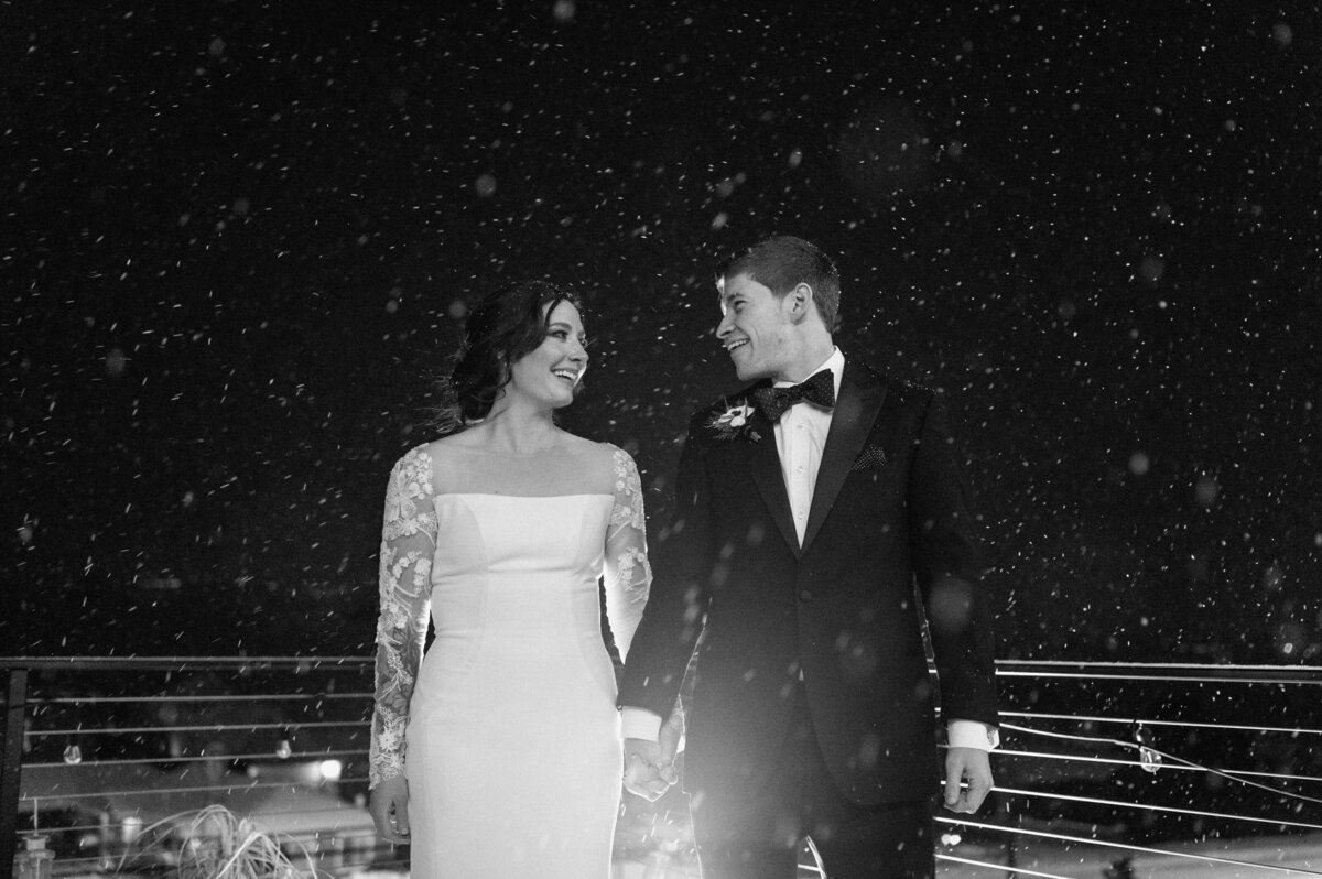winter_lake_chelan_wedding_09