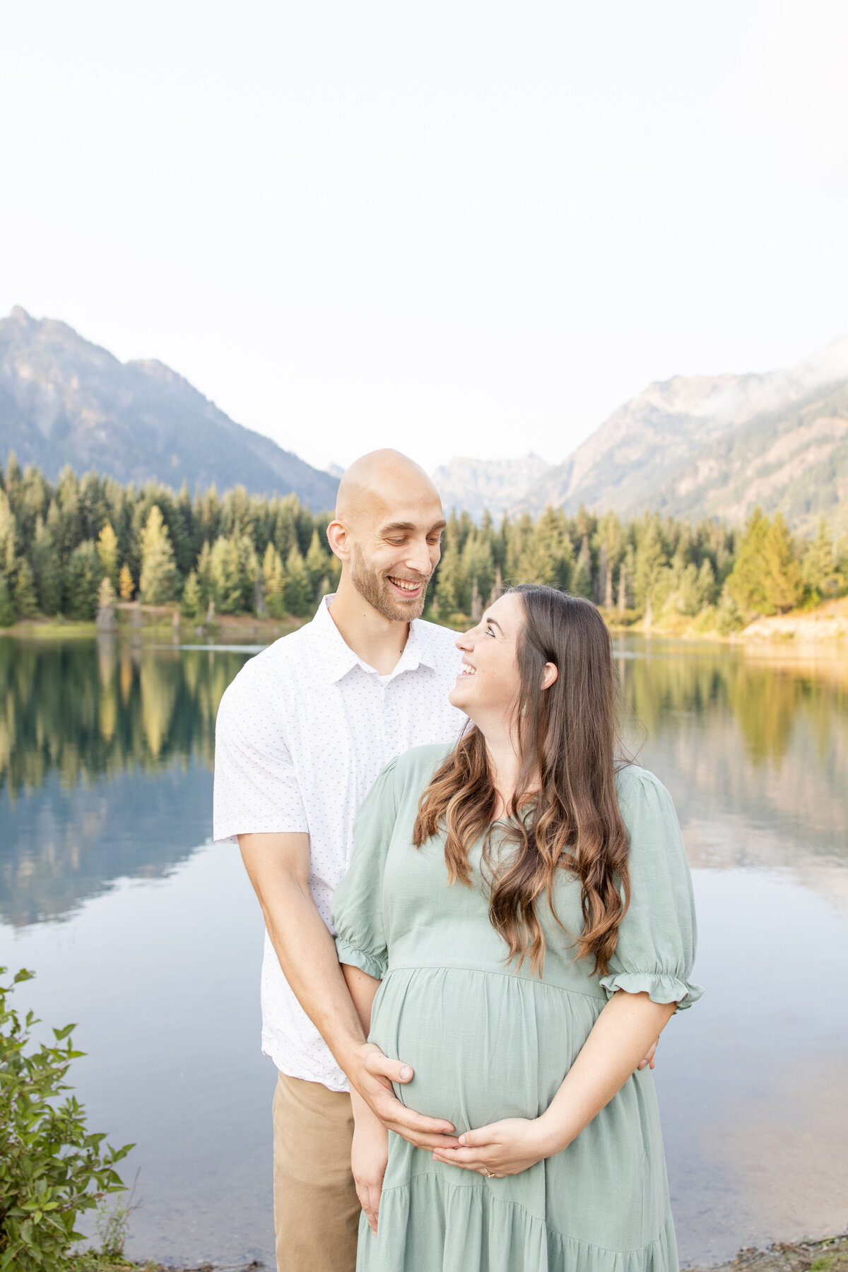 Gold-Creek-Pond-Maternity-Photos-Keli-Vaeagi2