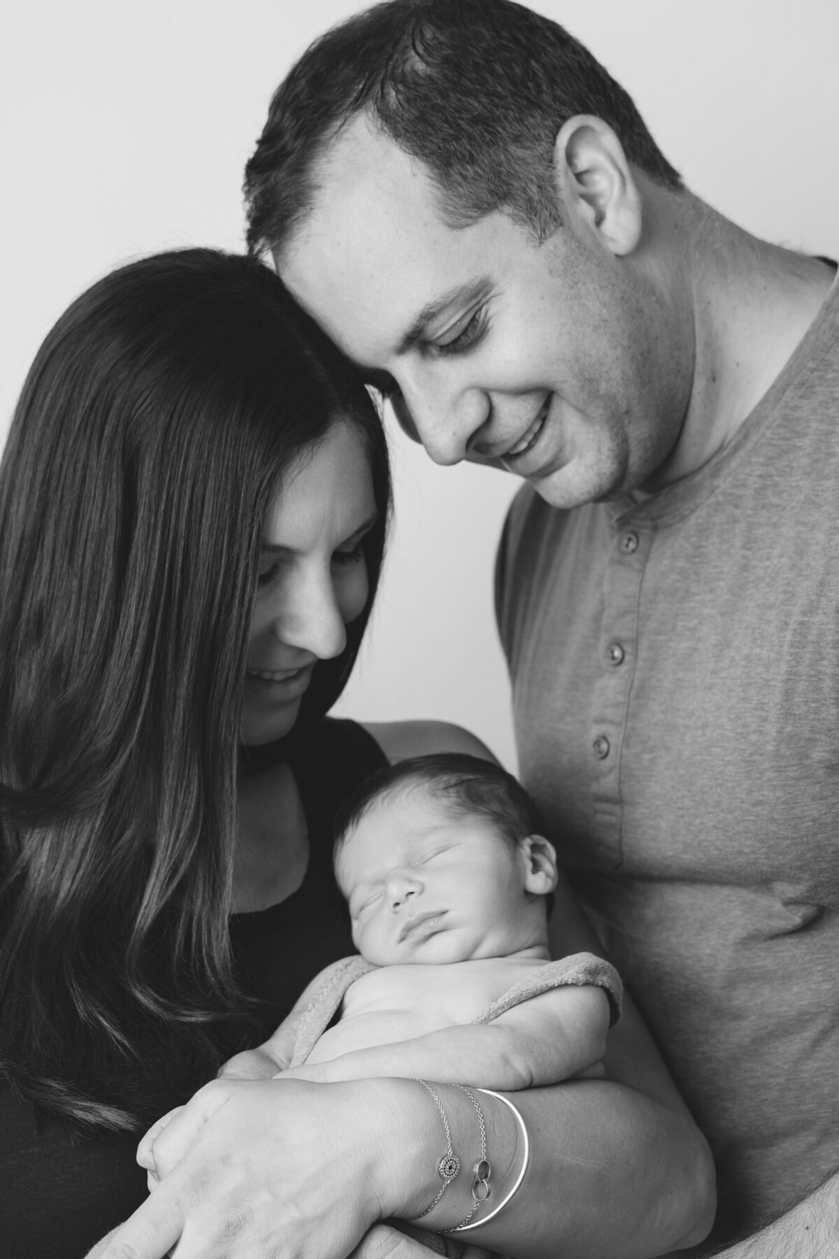 MiniAnna2023-Linda-Newborn-Familyof6-7487srgb-ev3000-2