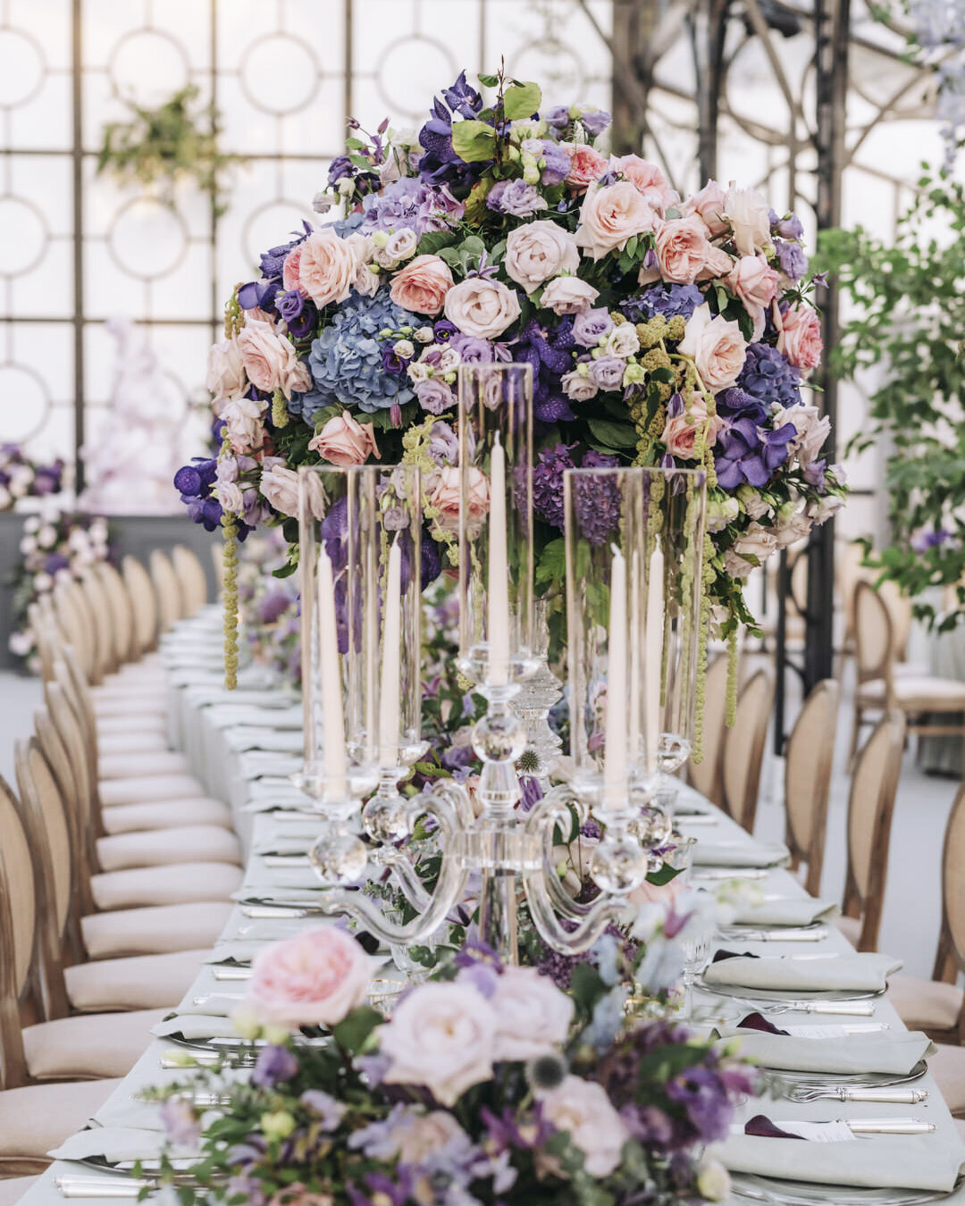 Paris Destination Wedding at Chateau de Chantilly by Alejandra Poupel Events verticale-dinner table6