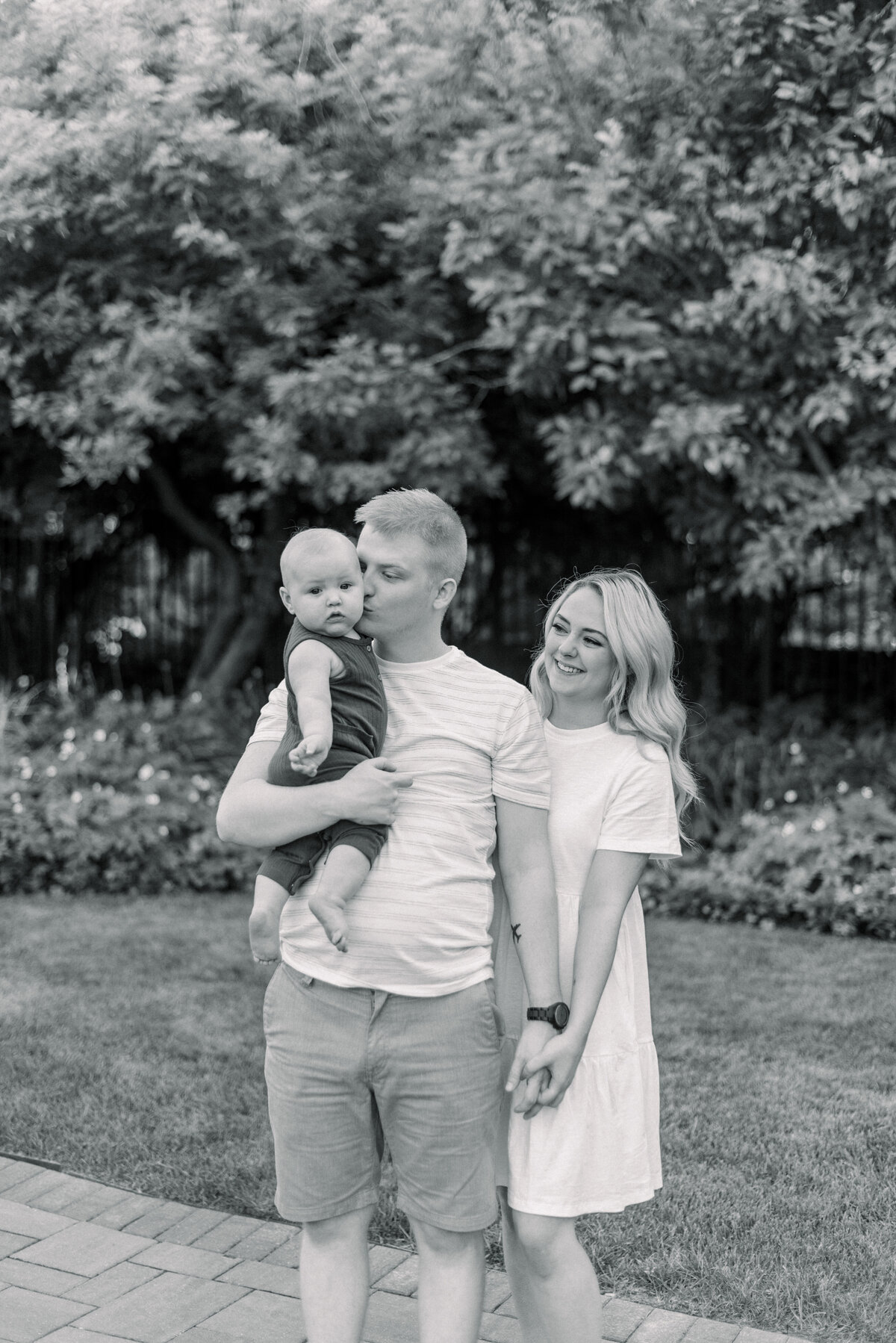 cassie-nichole-ohio-family-photographer-family-session-six-month-milestone-3