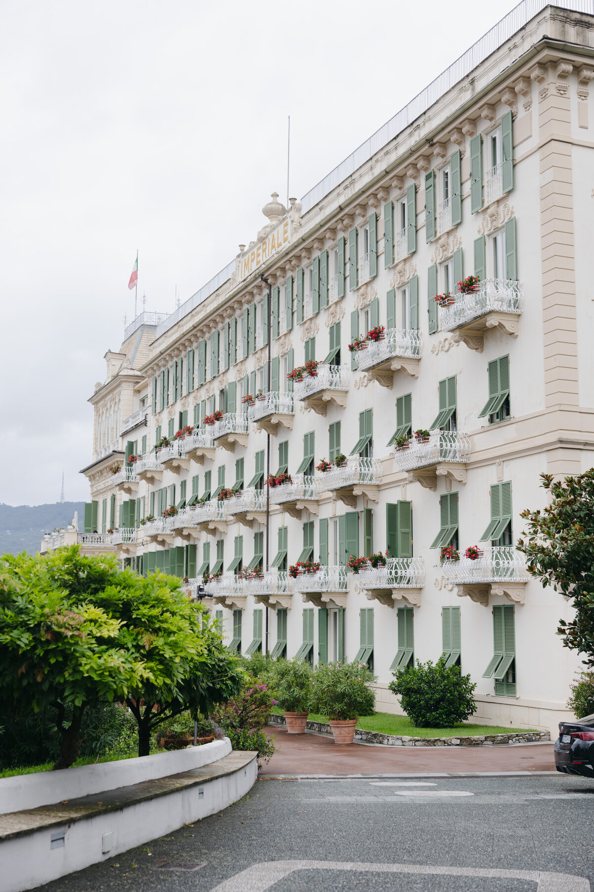 Cacie_Carroll@CacieCarrollPhotography_KriziaandNick_WeddingDayatVillaDurazzo_SantaMargheritaItaly-22