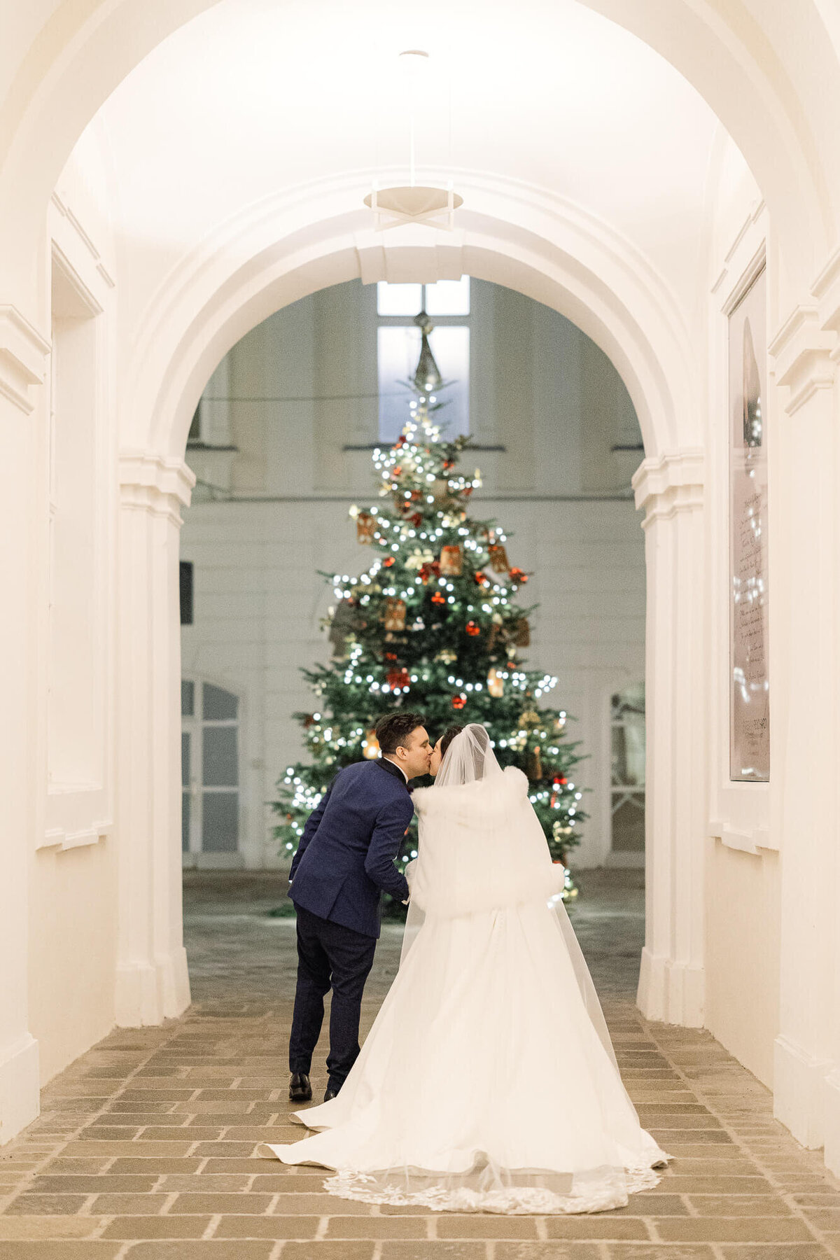 palais-daun-kinsky-christmas-wedding-13