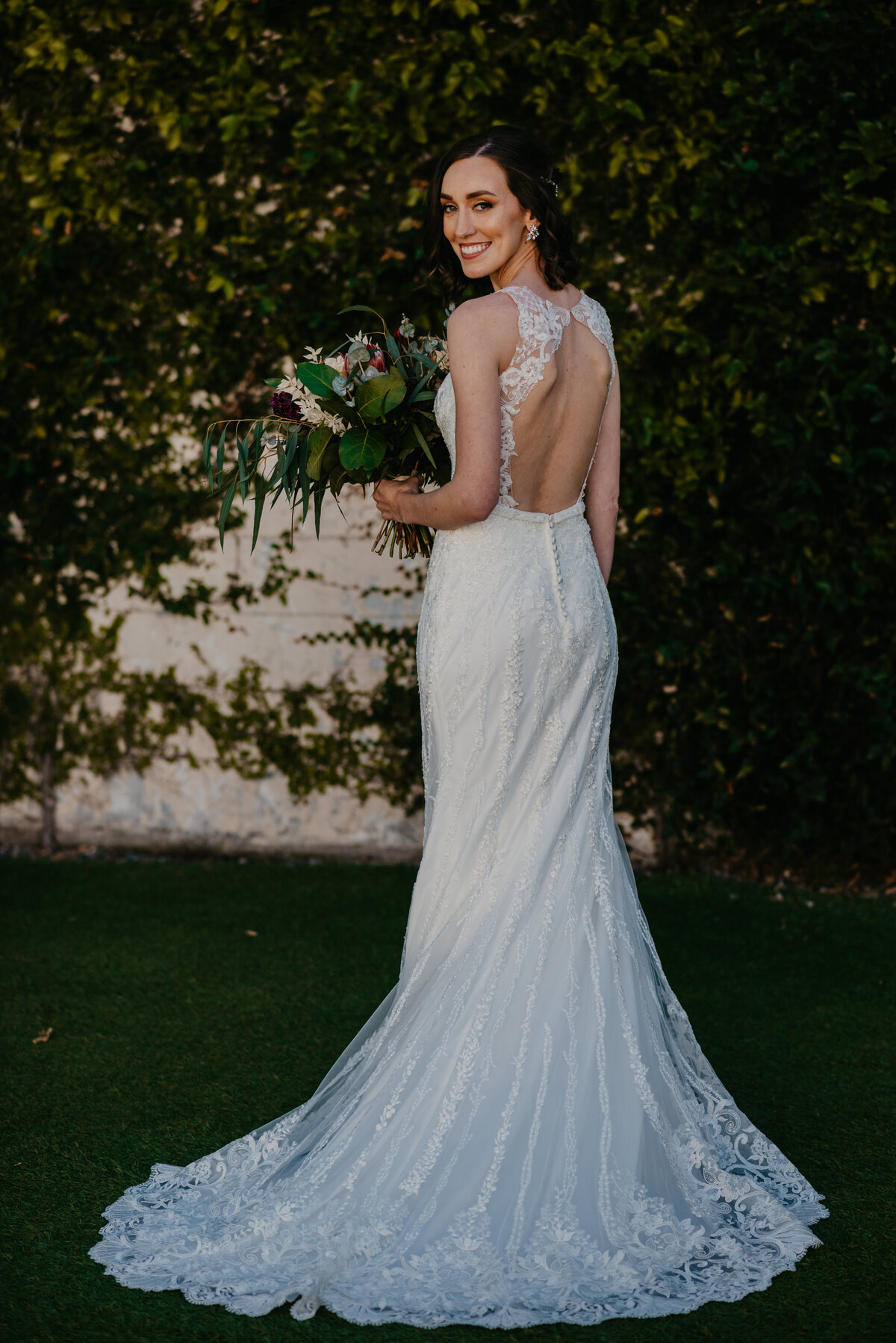 mariah-lacy-photo-elope-in-tampa-green-bench-chantilly-chic-planners-18