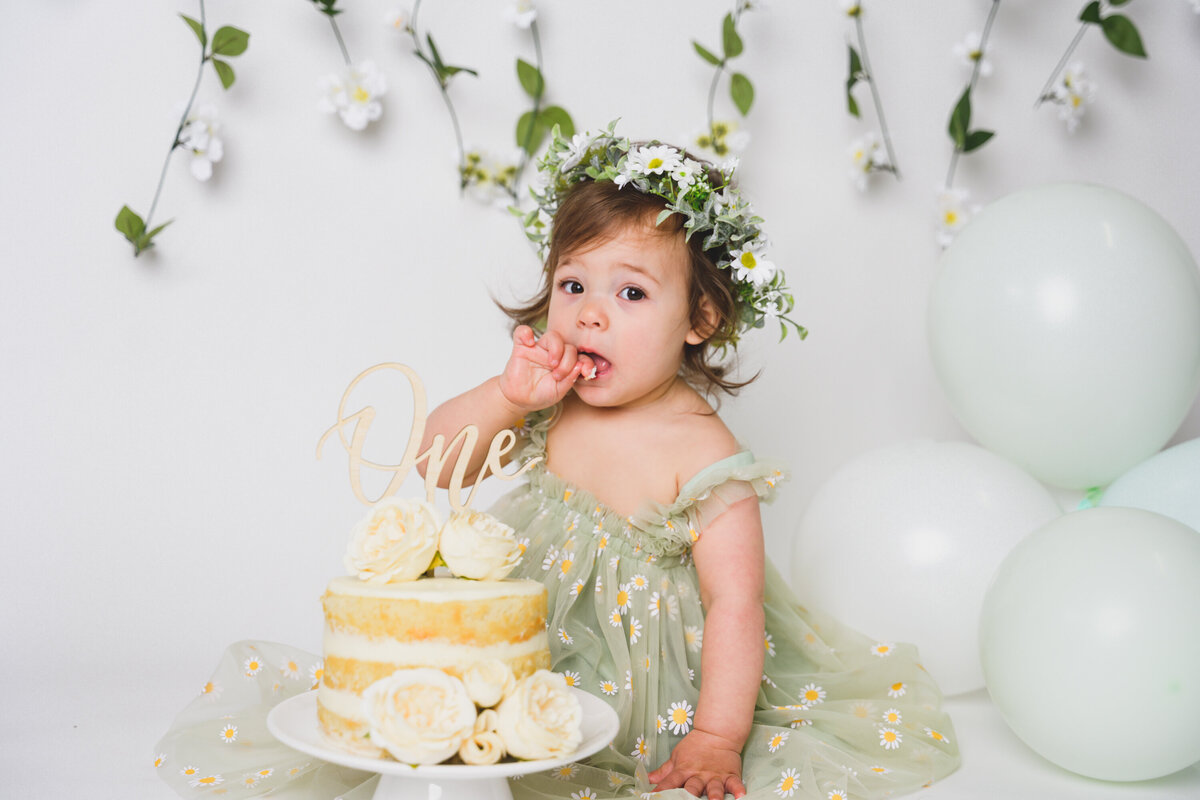 MIniAnna2023-KristineDeAnda-CakeSmash-54253000