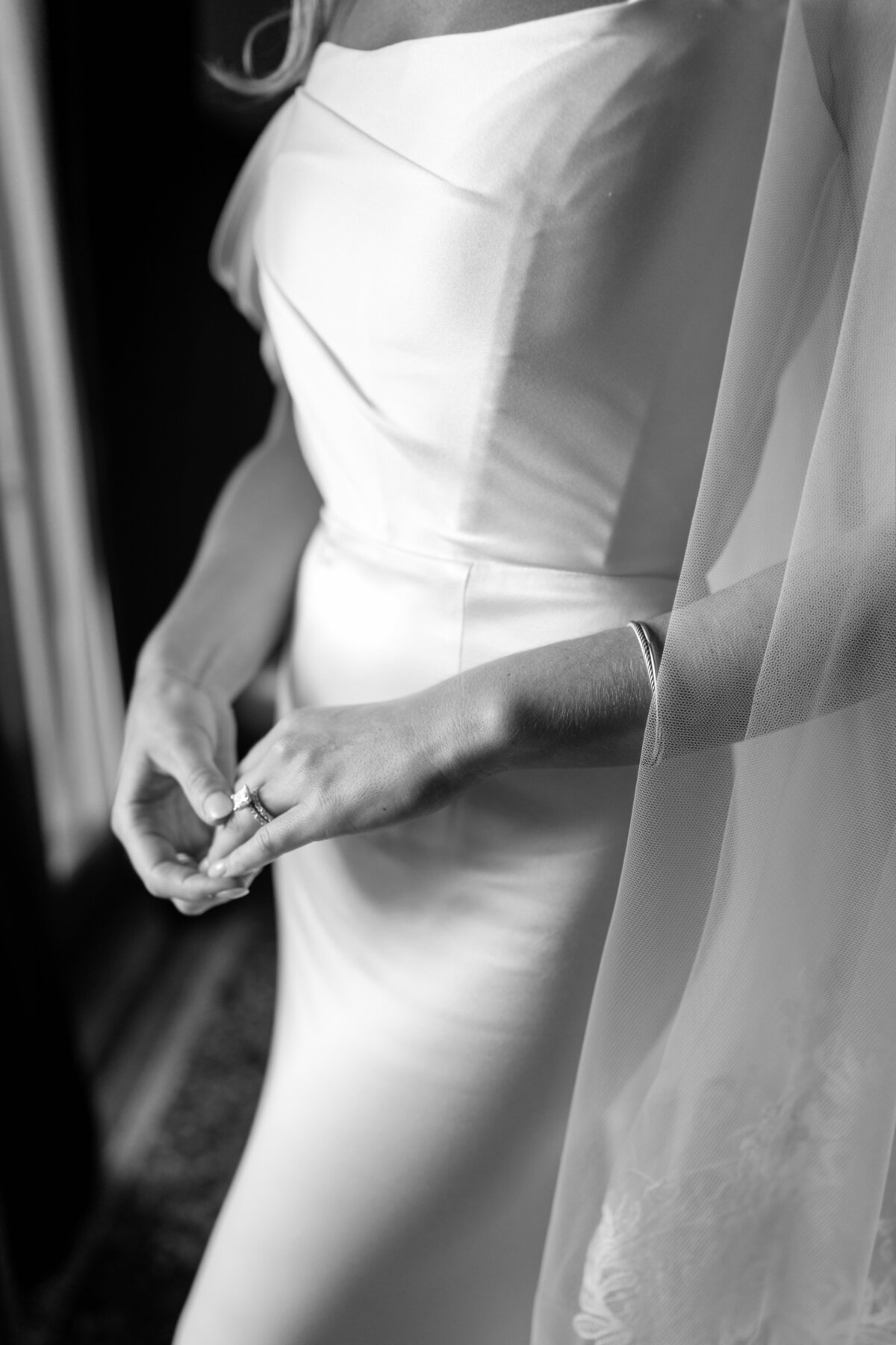 Aspen-Avenue-Chicago-Wedding-Photographer-Chicago-Athletic-Association-Simplicitee-XO-Design-Co-St-Mary-of-the-Angels-Church-Anomalie-Beauty-Timeless-Vogue-116