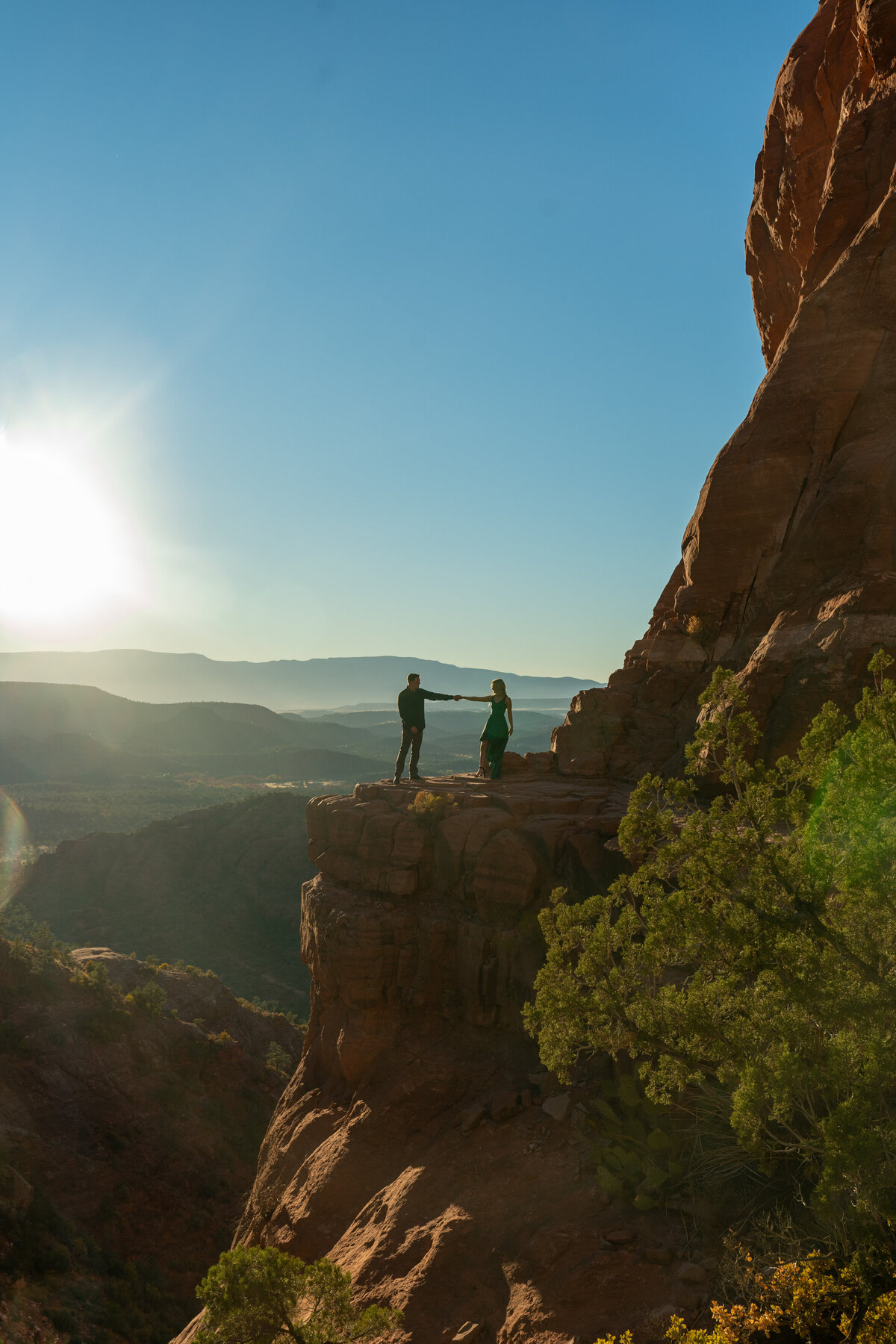 Lauren-Ashley-Studios-Catherdal-rock-sedona-arizona-engagement-session-20