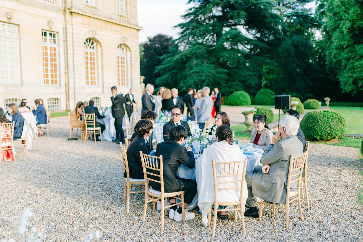 MorganeBallPhotography-Wedding-ZoeEdward-11-ChateauChamplatreux-Dinner-115-3545