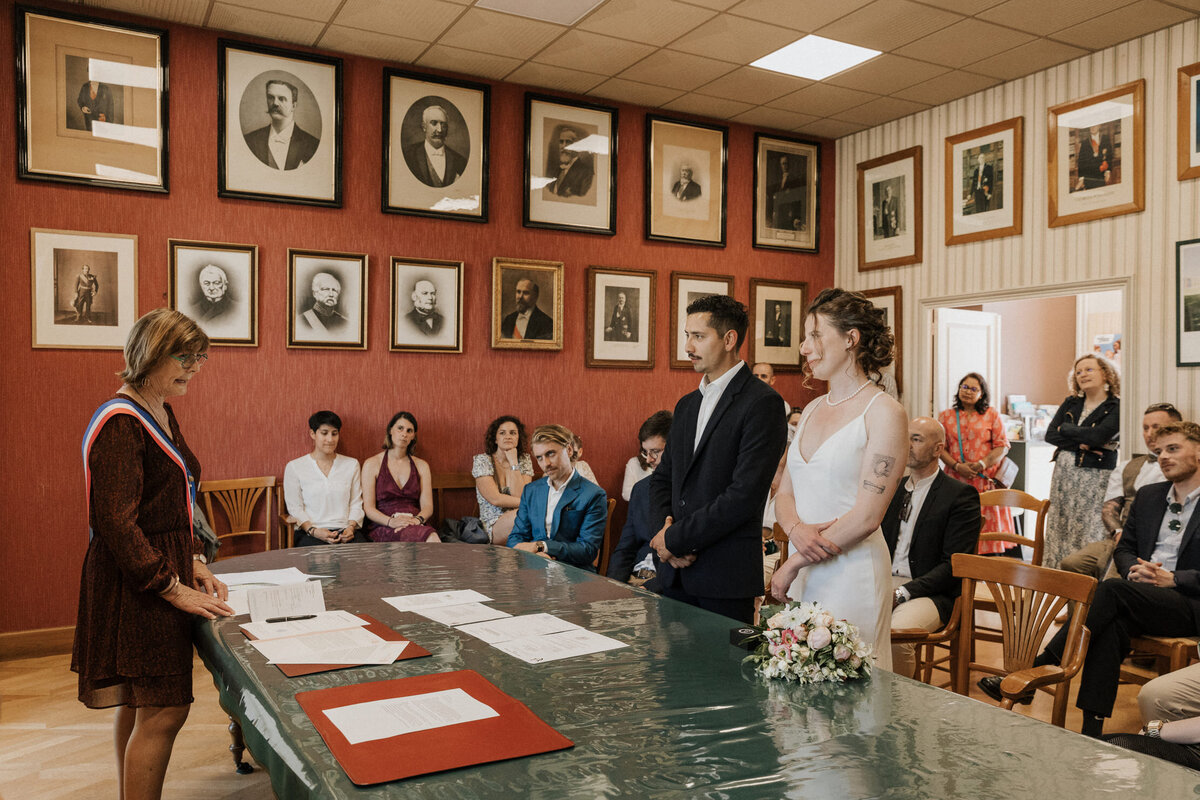 Anais-et-Nicolas-ceremonie-mariage-mairie