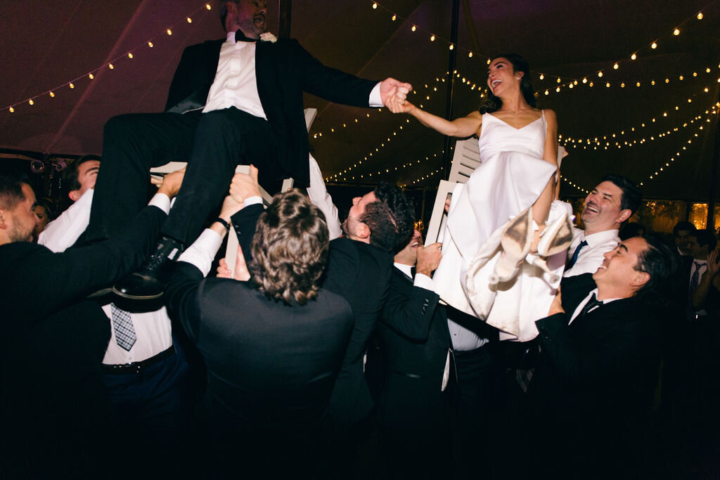 NikkiSanterre_CharlottesvilleLuxuryWeddingPhotographer_CliftonInnWedding_Becky&Javier-2143