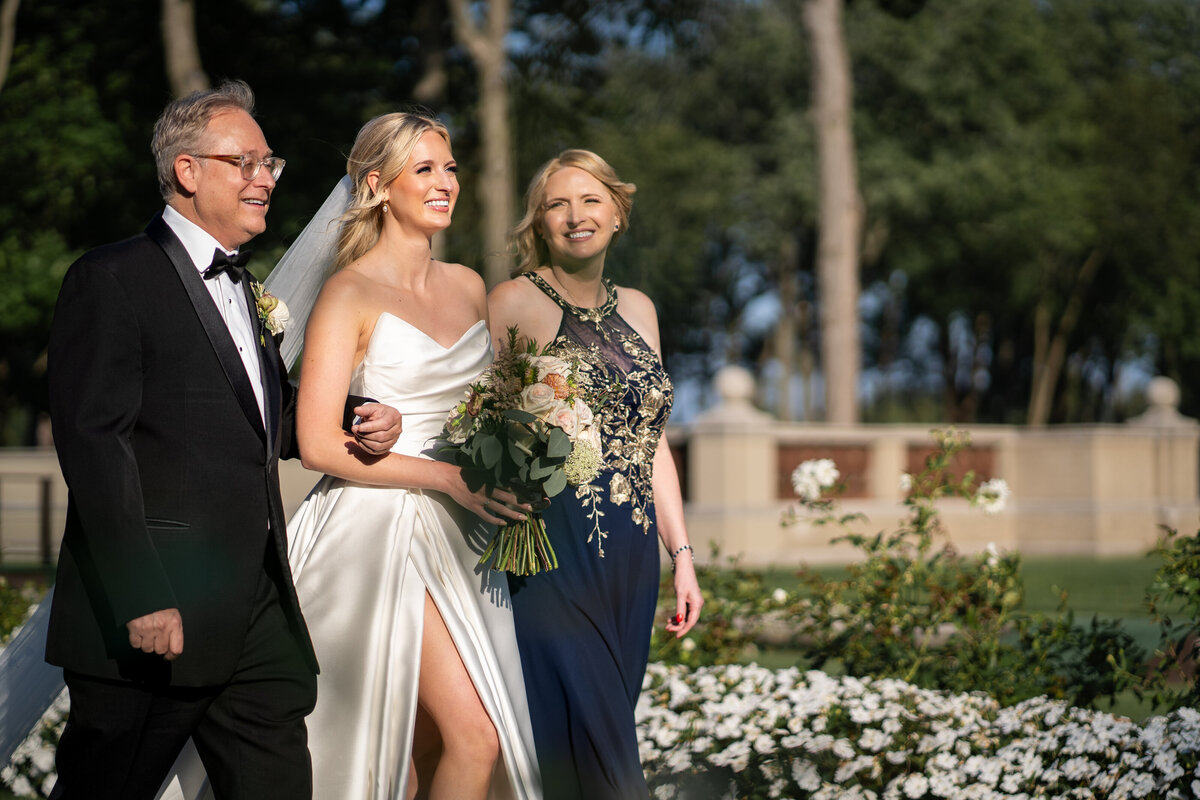 23-Editors-Favorites-Armor-house-lake-forest-wedding-85 mm