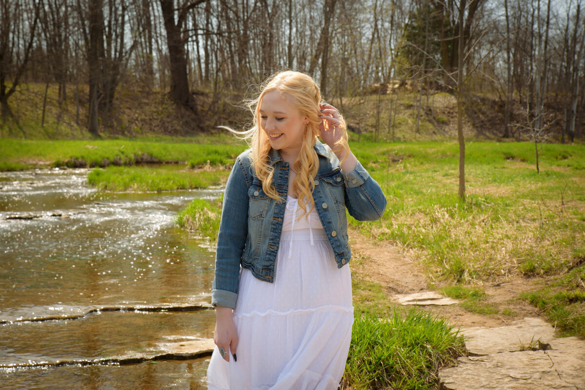 Outdoor Senior Portraits at Fonferek Glen County park photographed by Abbie Potts Photography