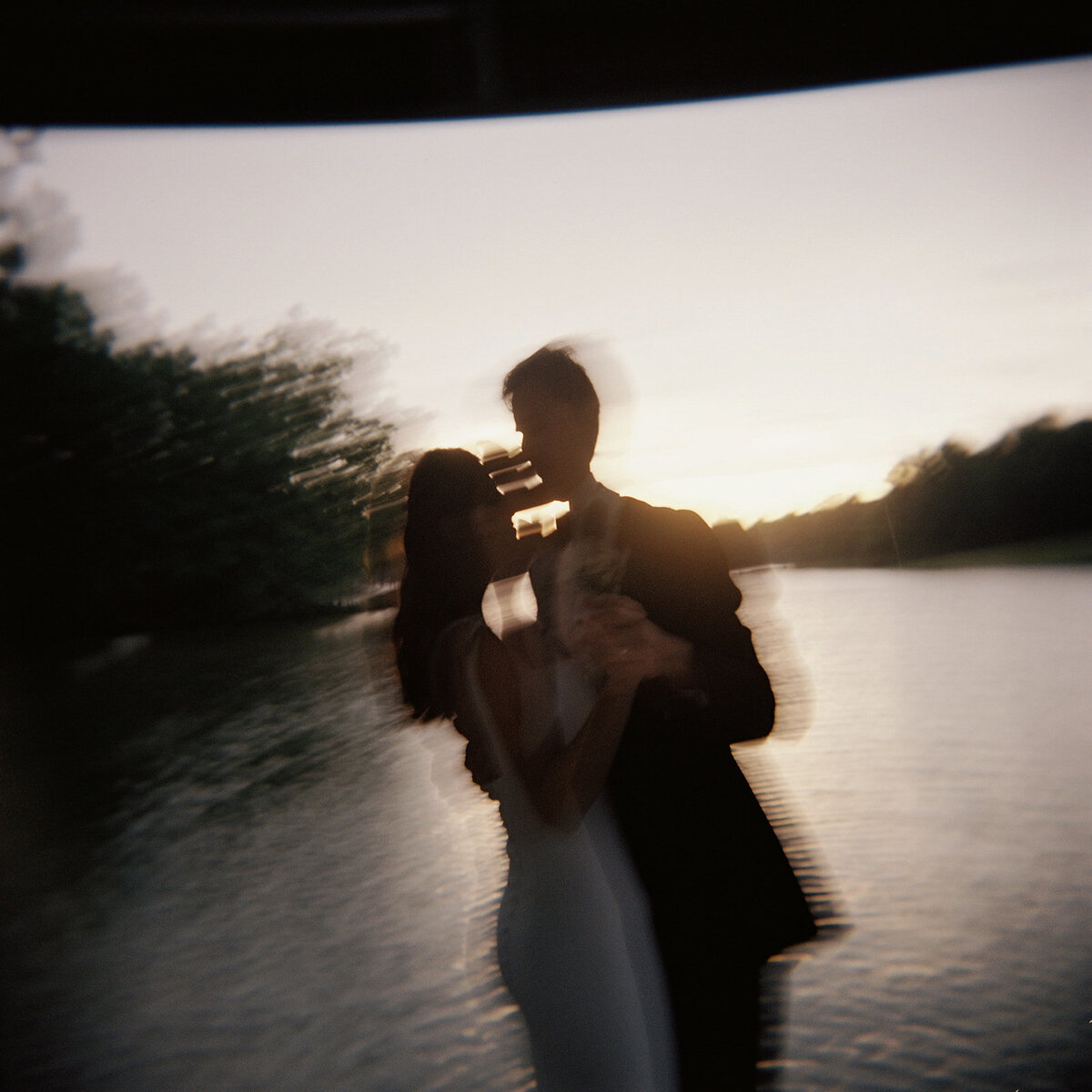 lake-house-wedding-portraits