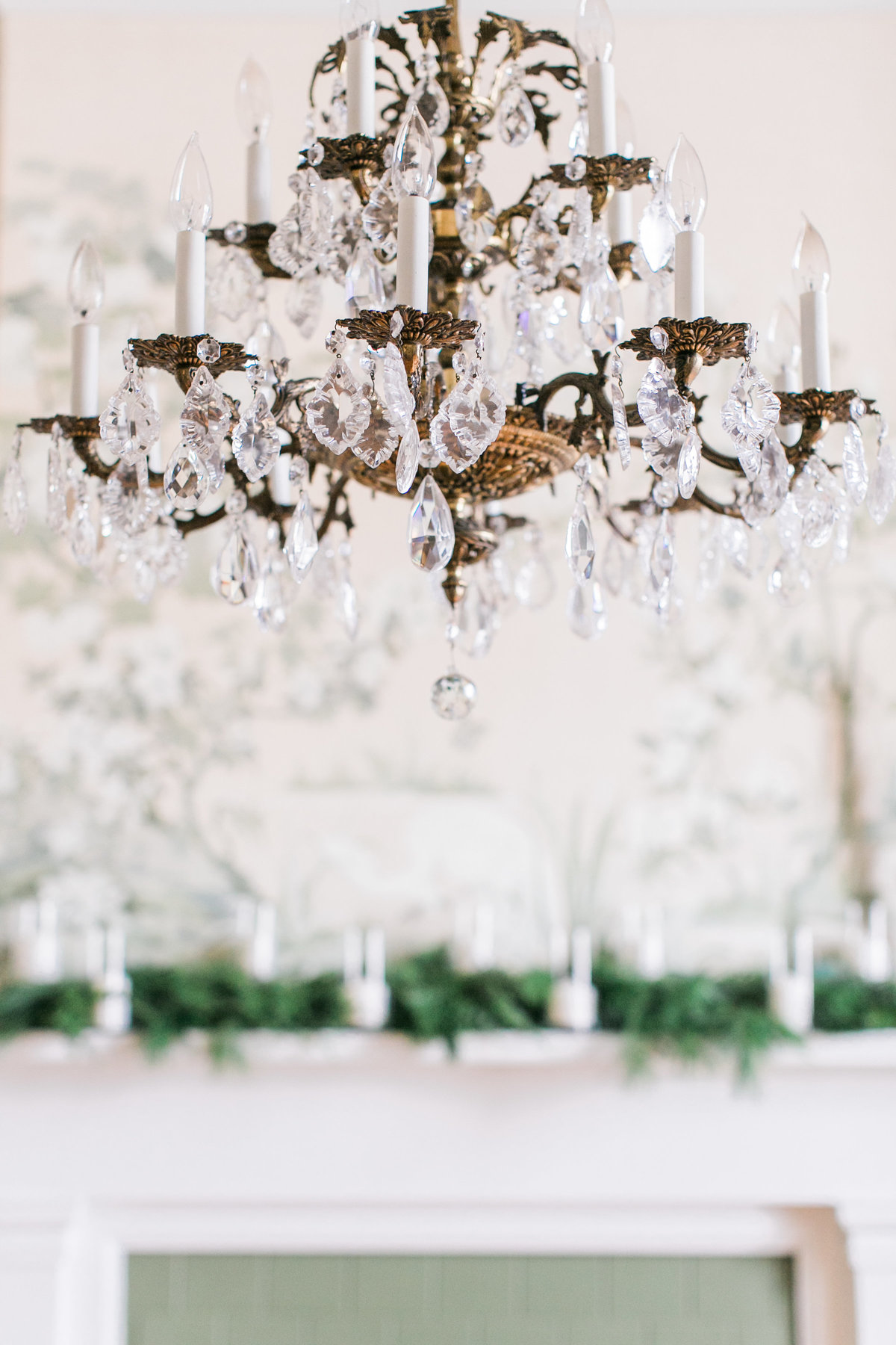 Warrenwood Manor - Kentucky Wedding Venue - Chandeliers