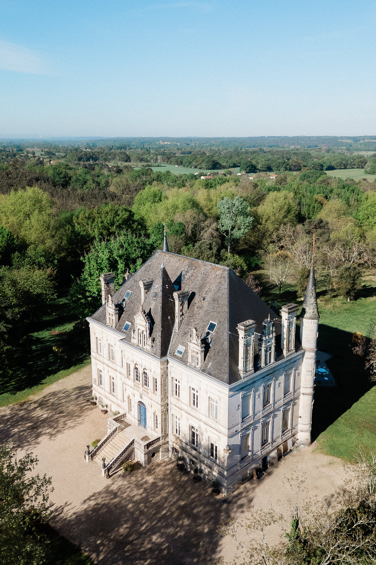Modern_Chic_Chateau_Valouze_Destination_Wedding_Photographer-83