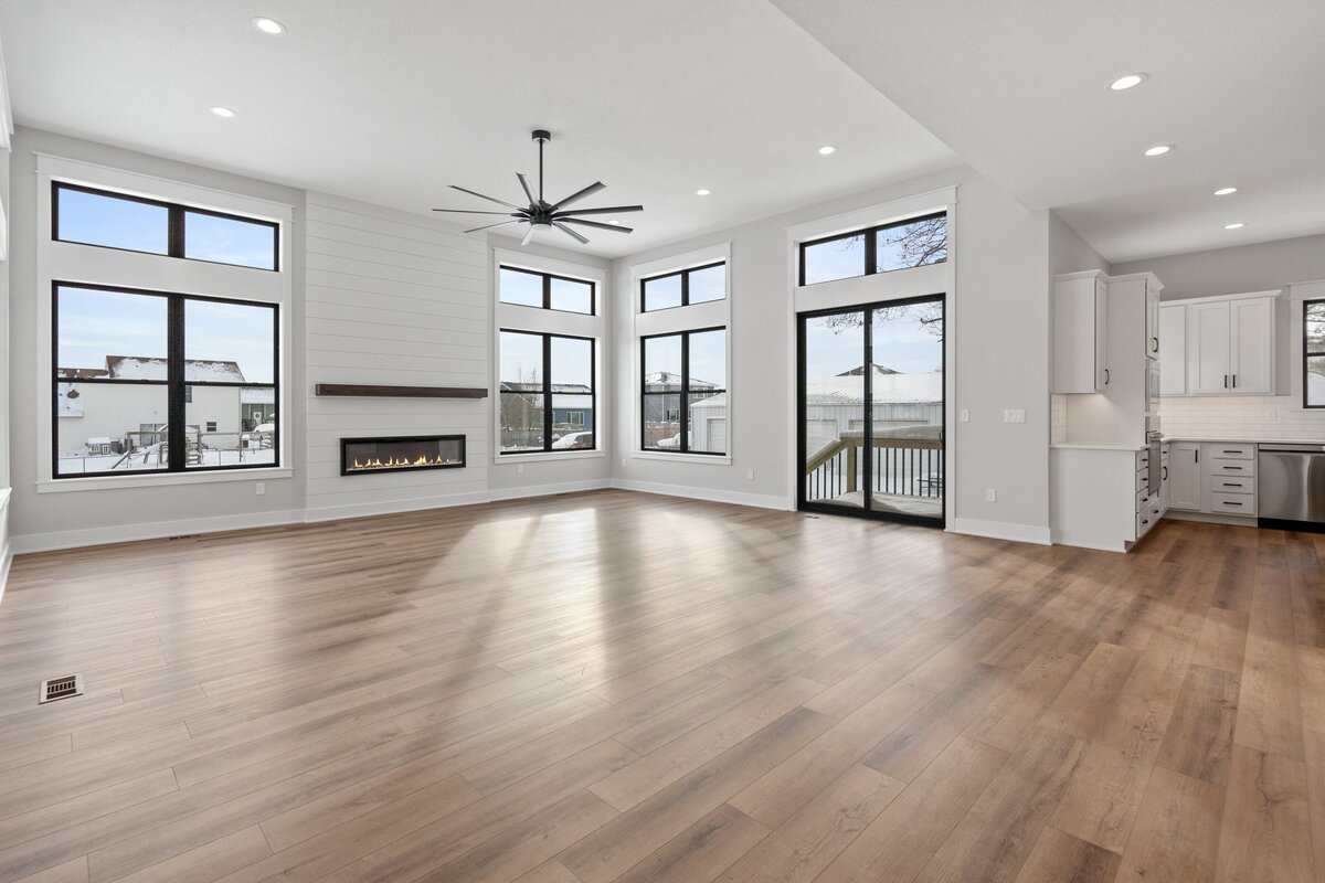 13-136 407 2nd St NW