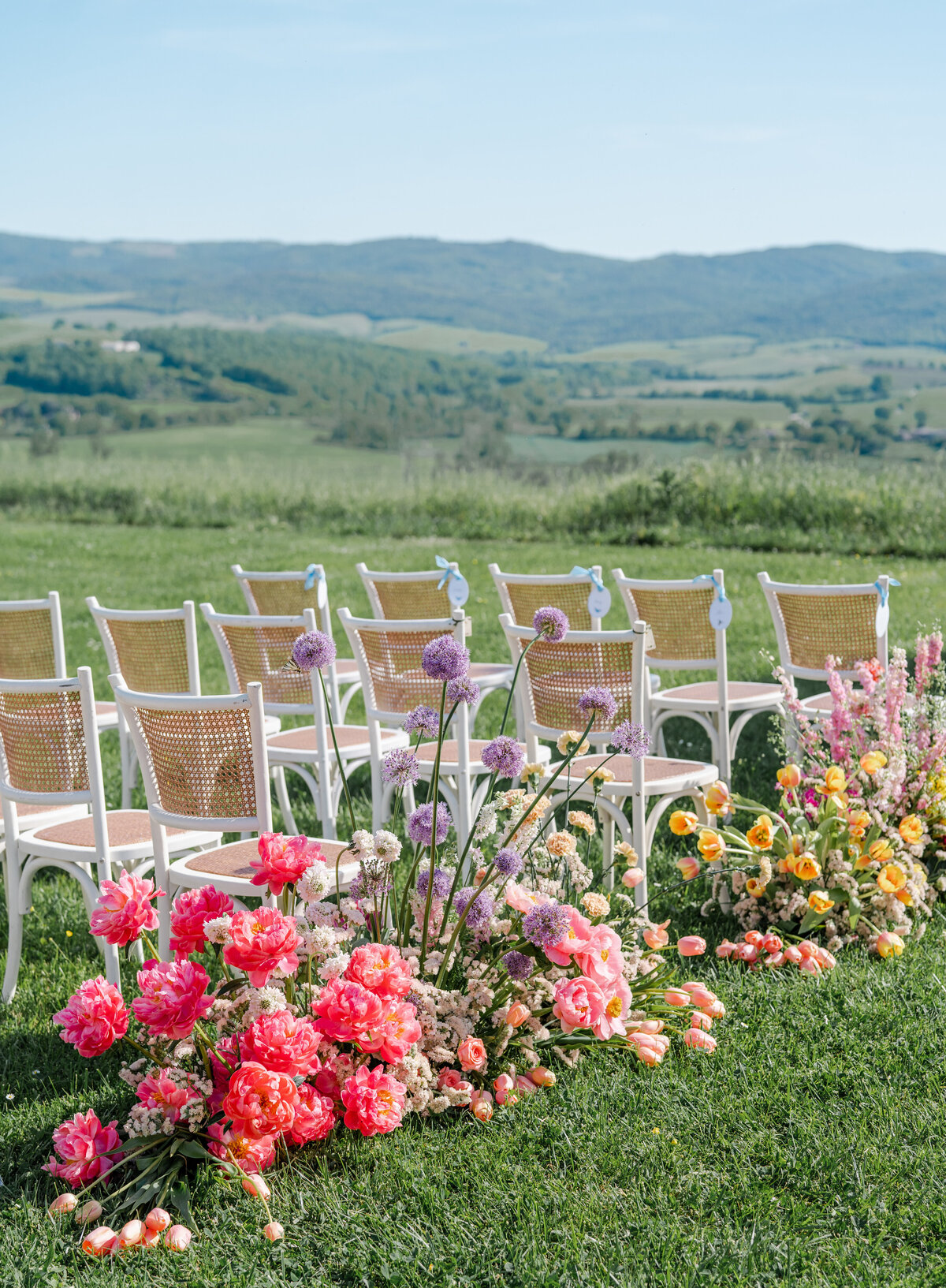 15-rebecca-yale-tuscany-floral-wedding-borgo-finocchieto