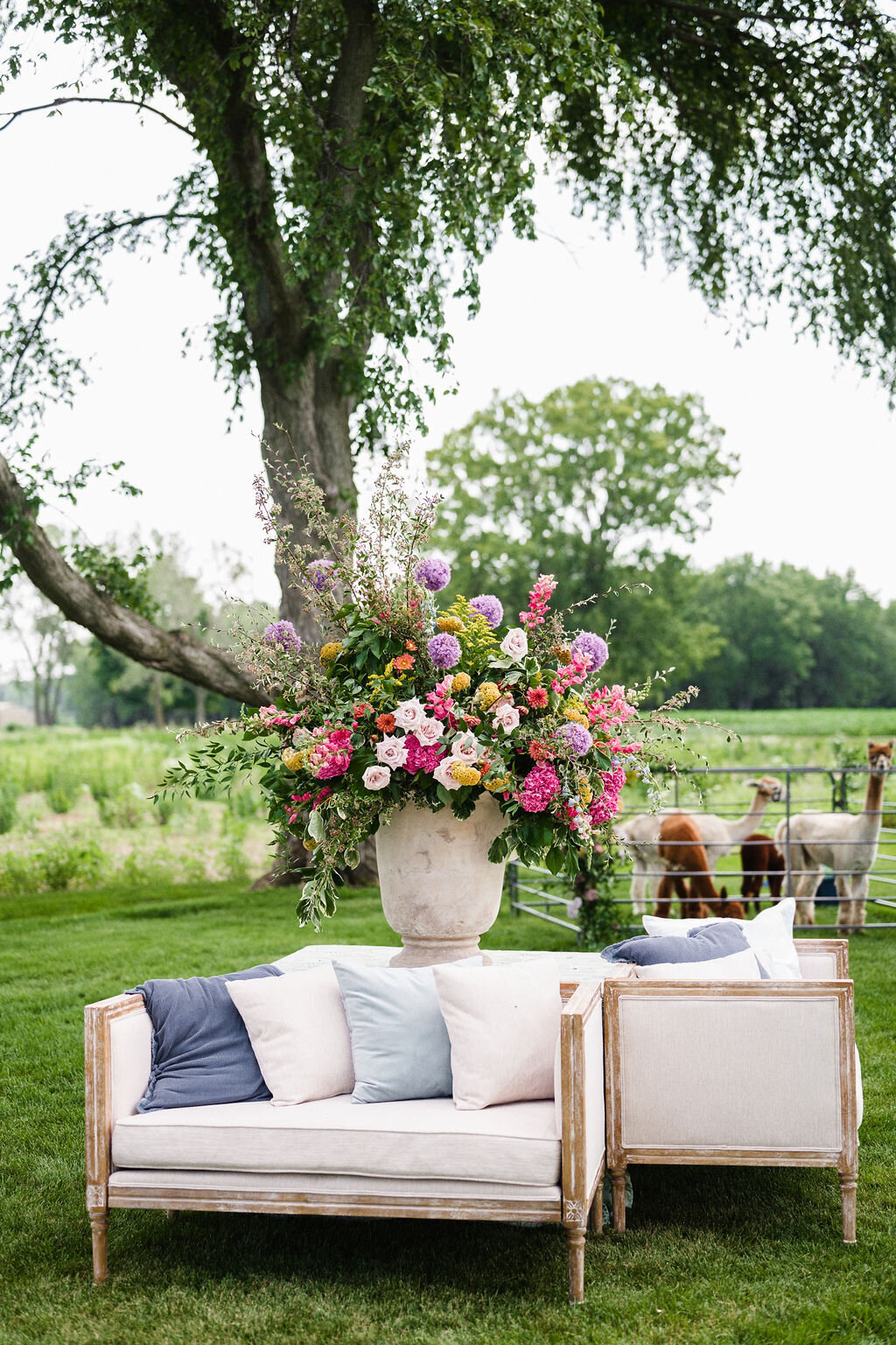 Etre Farms Colorful Summer Wedding in SoutWest Michigan_8