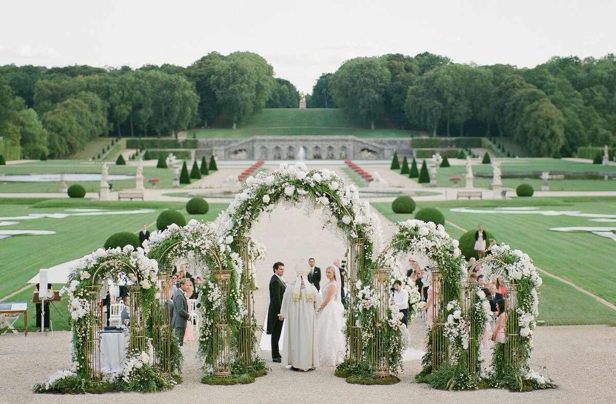 Chateau Vaux Le Vicomte Fairytale Destination Wedding in France -9