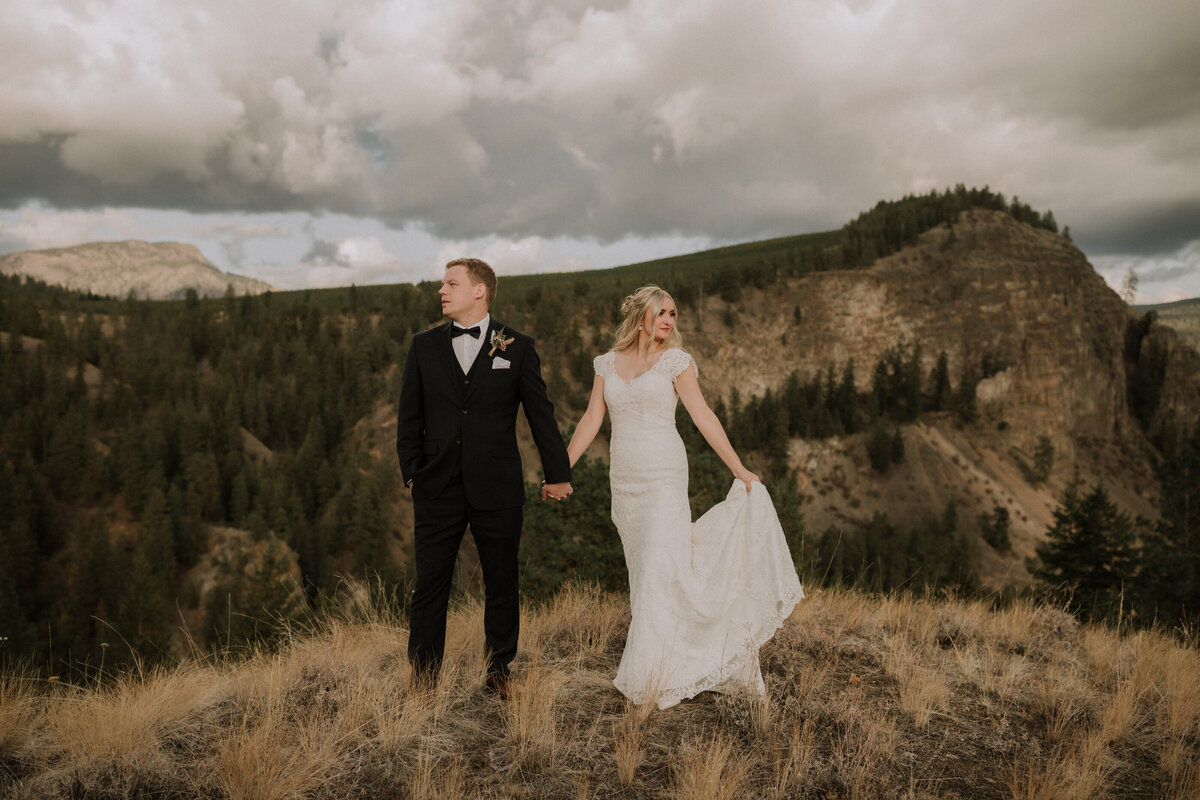 brittany-william-wedding-british-columbia-kelowna-lake-mountains-fall-autumn-gallaghers-canyon-golf-course-20
