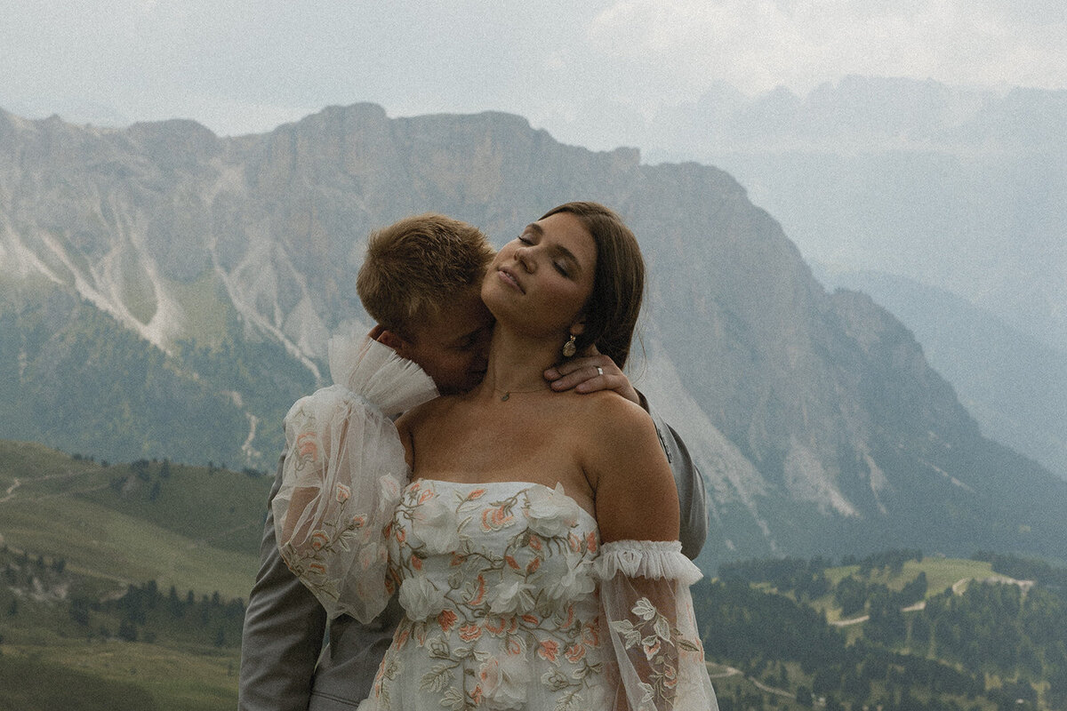 destination-wedding-elopement-photographer-italy-dolomites-seceda-documentary-tanya-davids-photo-film-95