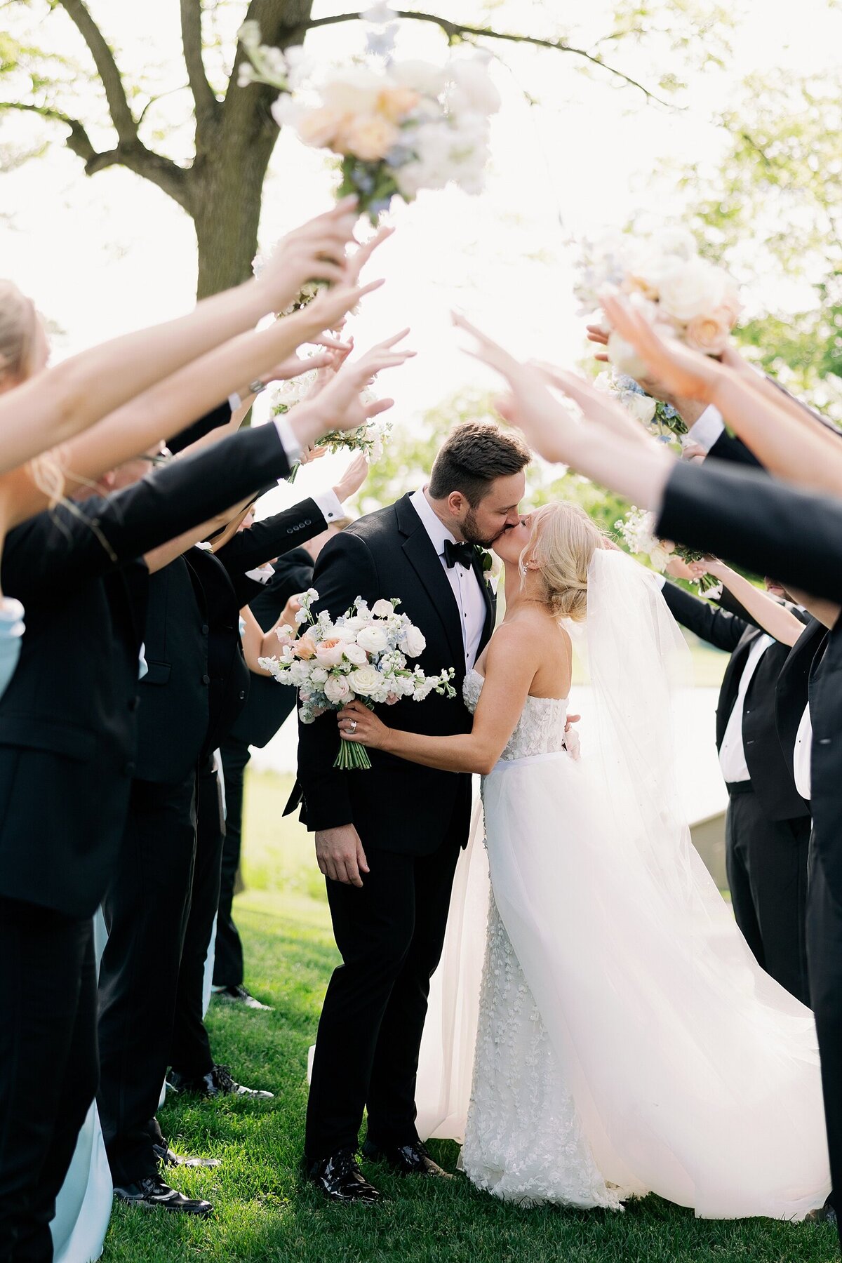 Oak-pointe-country-club-wedding_1350
