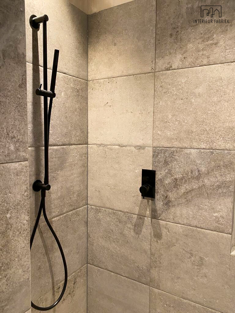Interieurdesign Woerden, Interieurontwerpstudio Woerden, Interieurontwerper Woerden, Interior design Woerden, Interieurstudio Woerden, Interieur ontwerpen Woerden, Interieur ontwerp Woerden, Interieurinrichting Woerden, Interieurstylist Woerden, Zwarte kranen Woerden, Interieurontwerp Woerden, Interieuradvies Woerden, Badkamer Woerden, Badkamerontwerp Woerden, Zwart toilet Woerden, Toilet Woerden, Ronde spiegels Woerden, PVC Vloer Woerden,
