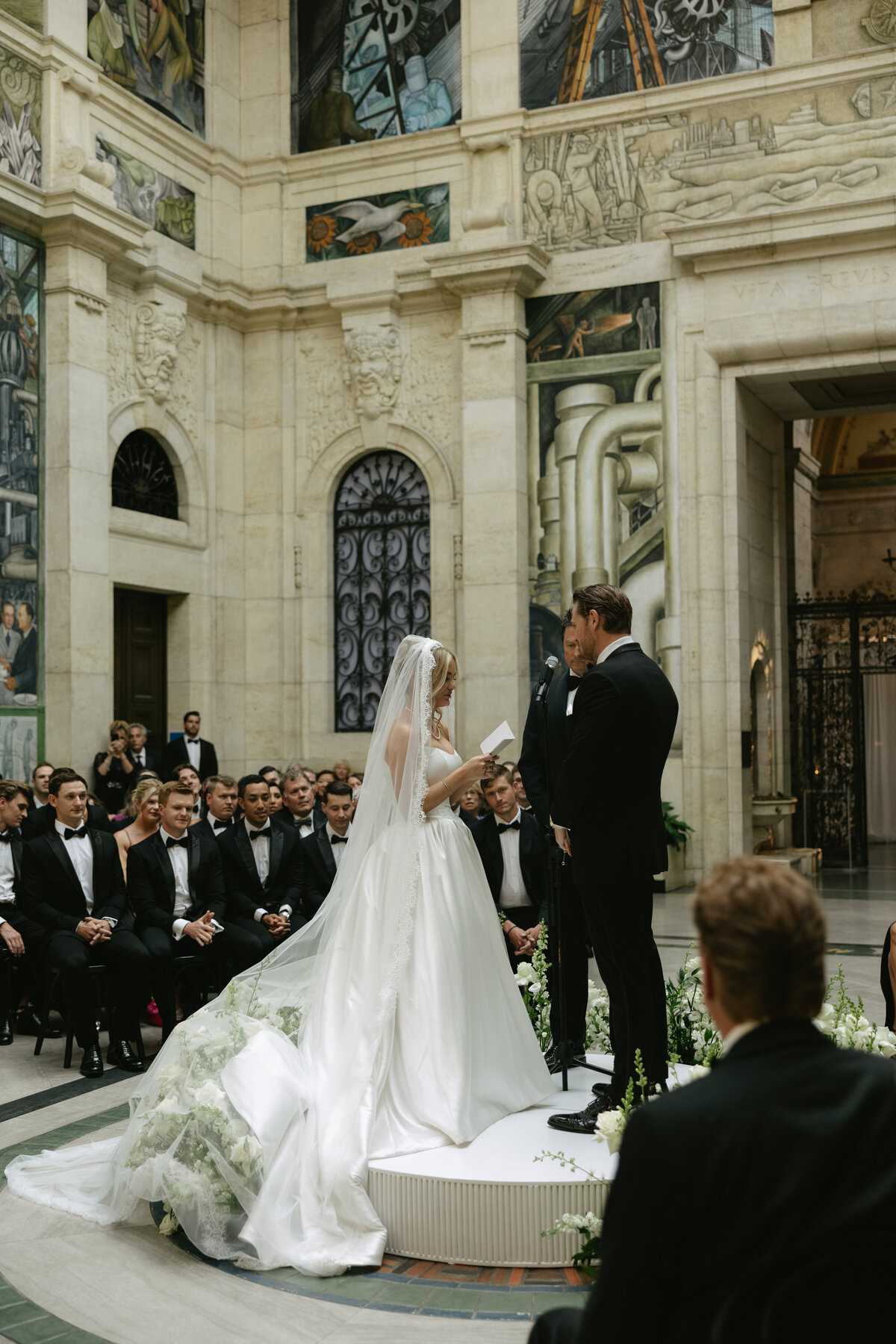 AveryPhillipsPhoto-Morgan+Dominic-DetroitInstituteofArtsWedding-224