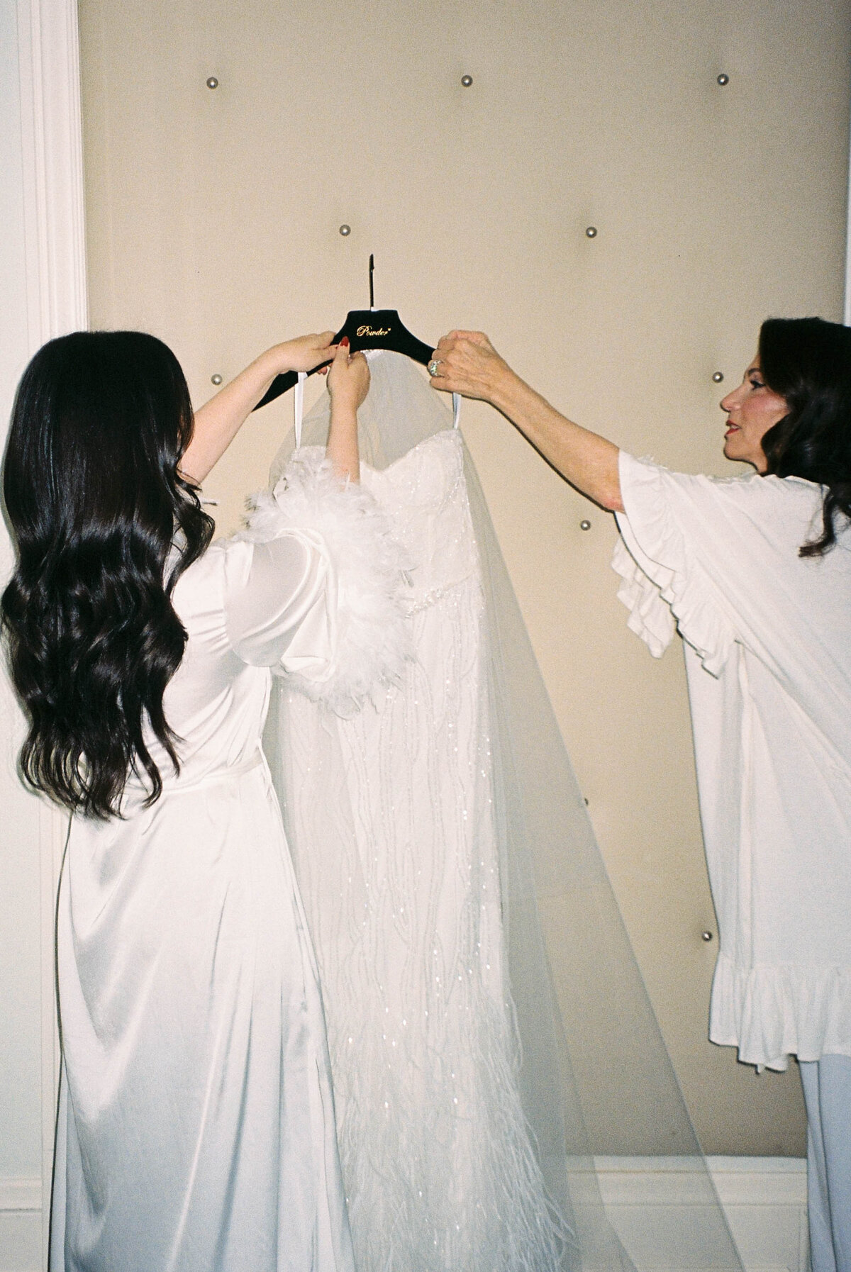 515-A-Luxurious-Red-Themed-Wedding-in-Toronto-Capturing-Timeless-Elegance-4