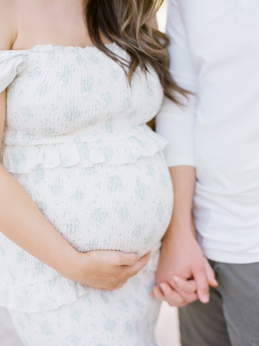 love_tree_studios_maternity_studio_session_38