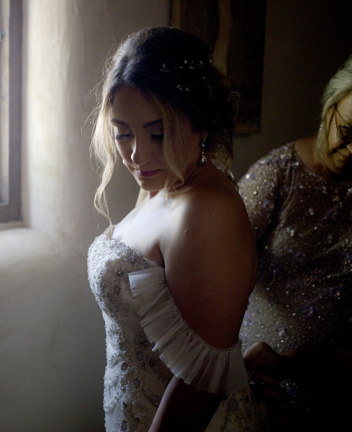 bridal suite moments-bride-hill country wedding-robin rogers photography-lost mission