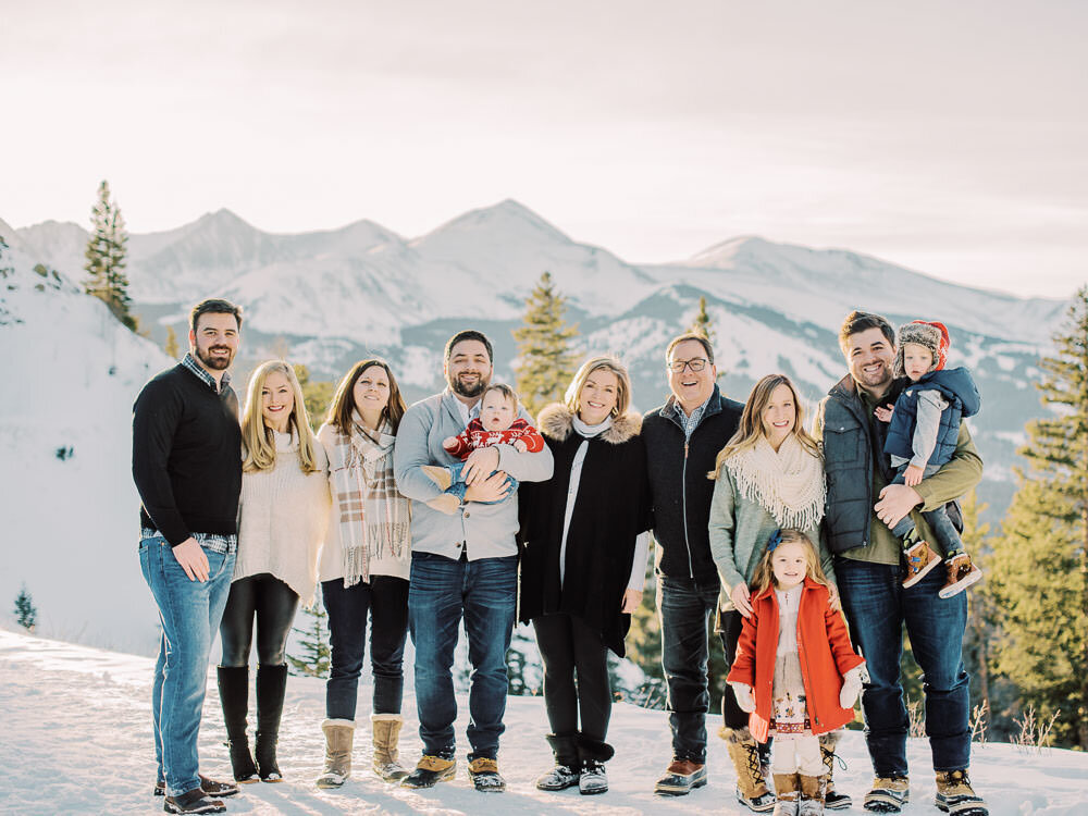 Colorado-Family-Photography-Vail-Mountaintop-Winter-Snowy-Christmas-Photoshoot15