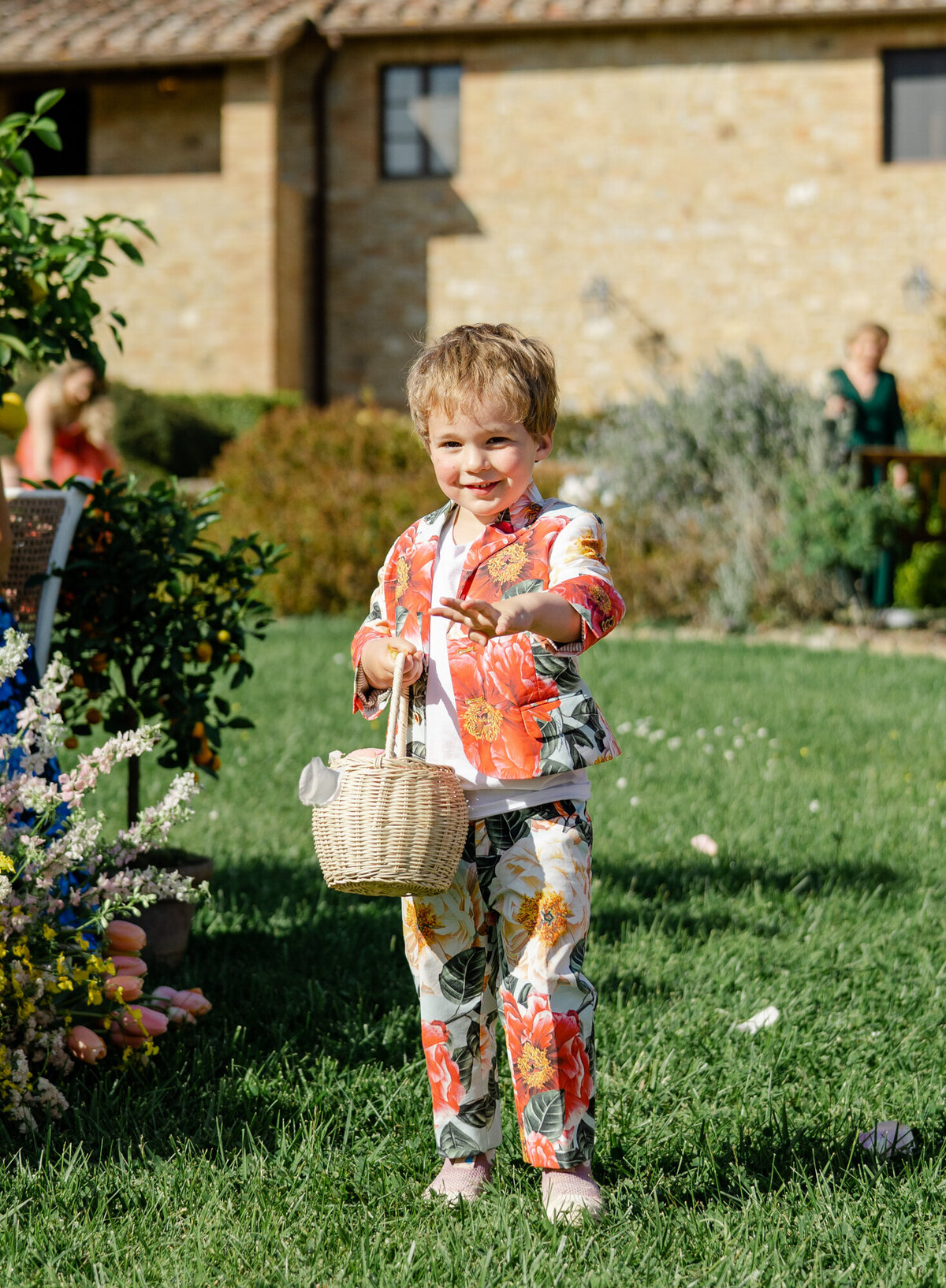 19-rebecca-yale-tuscany-floral-wedding-borgo-finocchieto