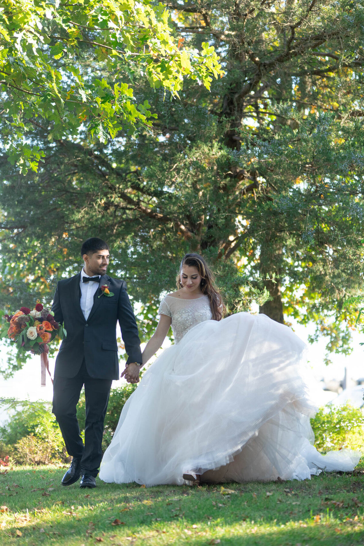 mamaroneck beach and yacht club wedding photography in long island new york city-19