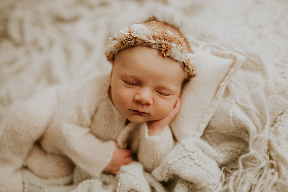 red-deer-central-alberta-newborn-maternity-photographer-55