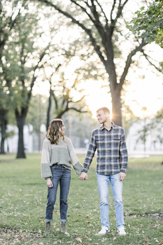 island-park-fargo-engagement-photos19