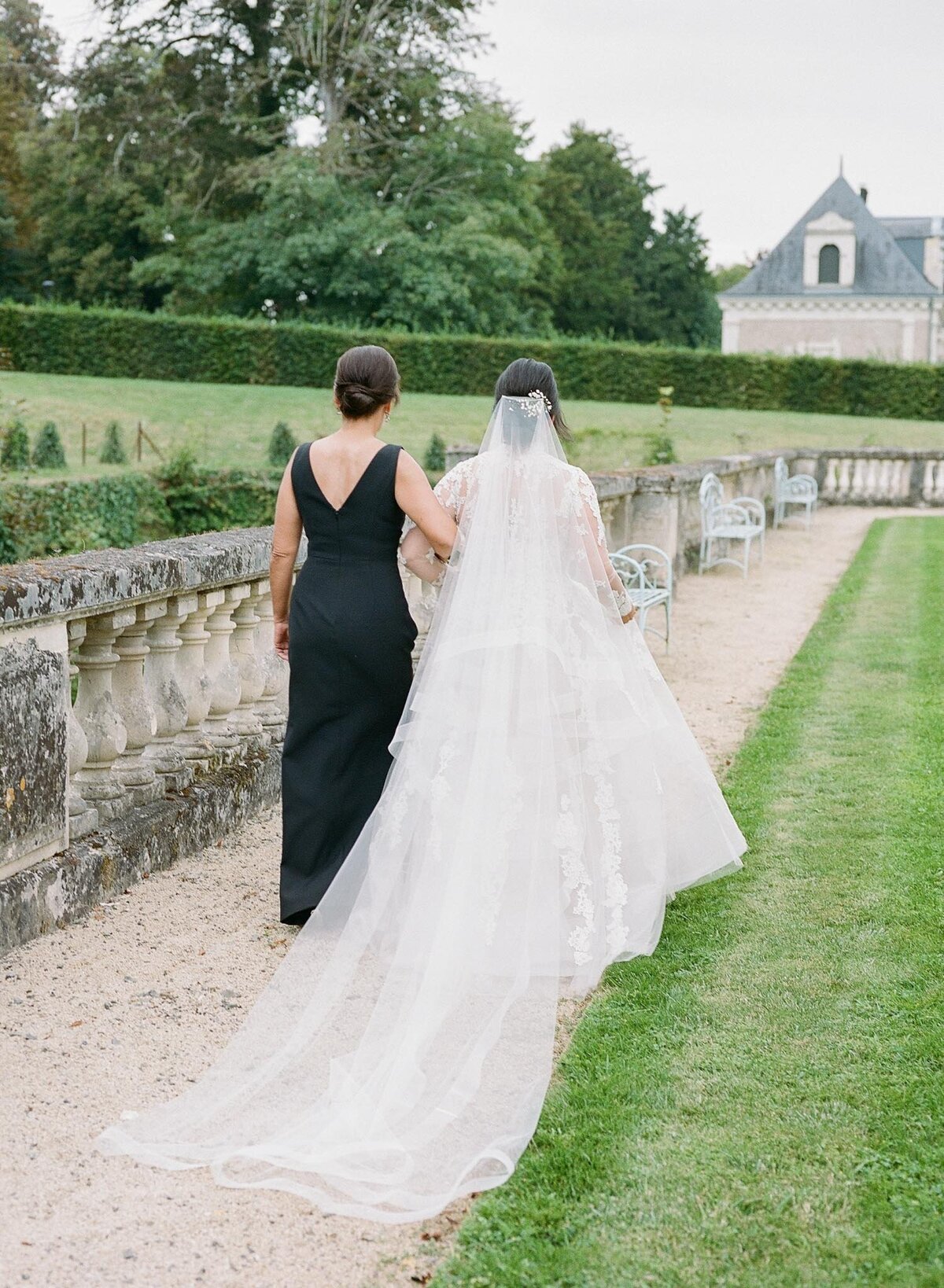 Molly-Carr-Photography-Paris-Wedding-Photographer-Destination-Film-Photographer-55