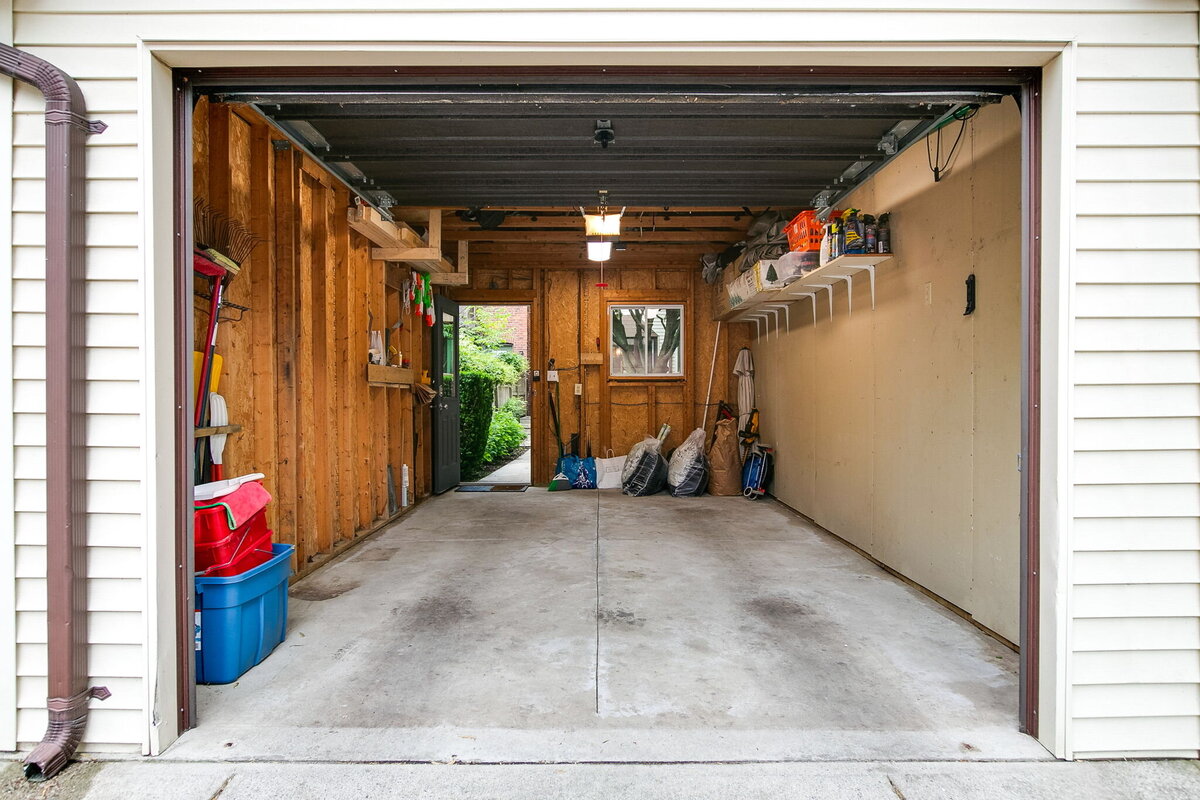 69-web-or-mls-75_001_Garage