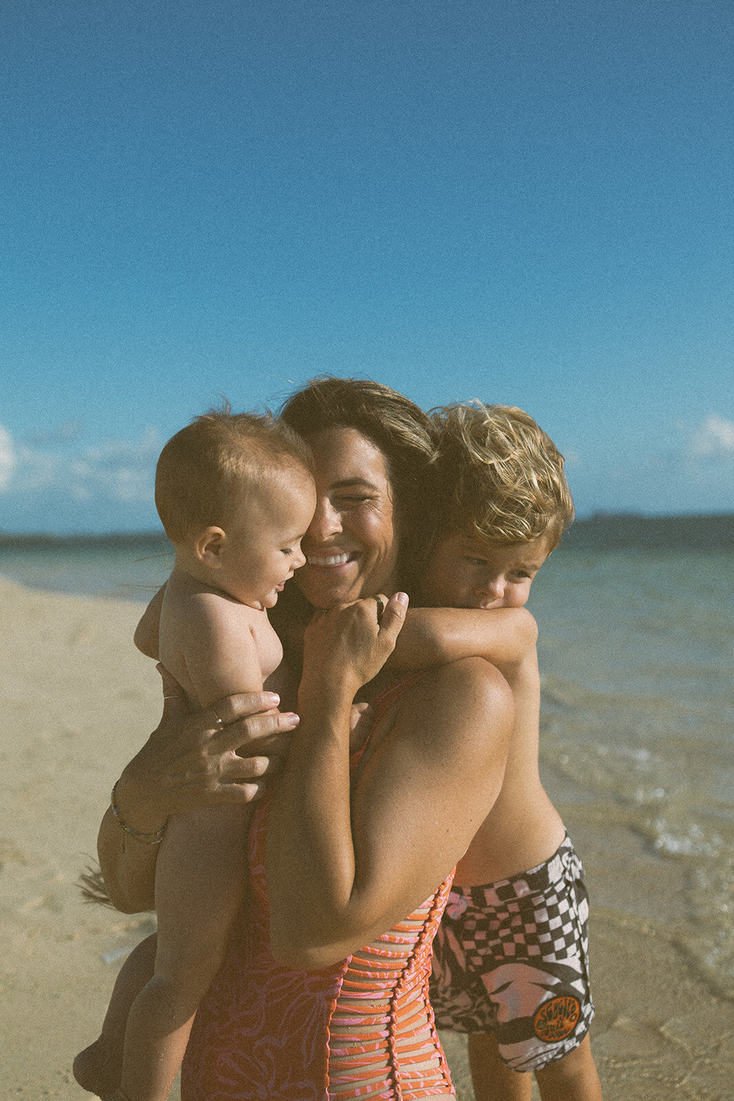 OahuBeachMotherhoodPhotos-78