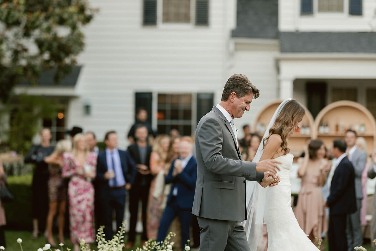 Backyard-Wedding-LosAngeles-ModernFamily-6755