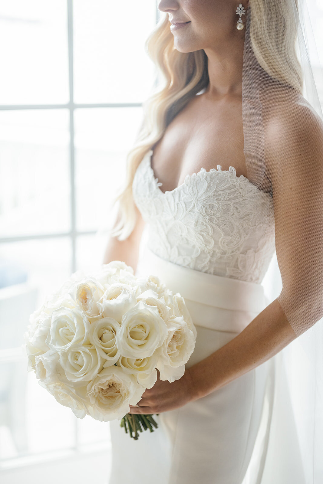 bridal-bouquet-at-castle-hill-inn-jen-strunk-events