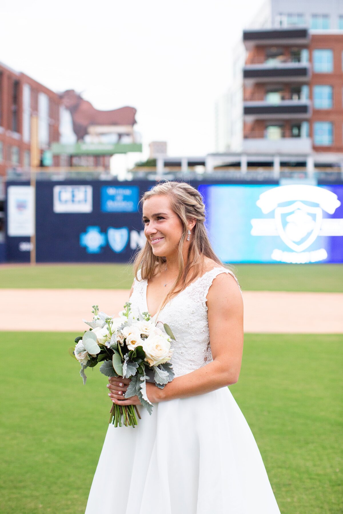 bride-baseball-field
