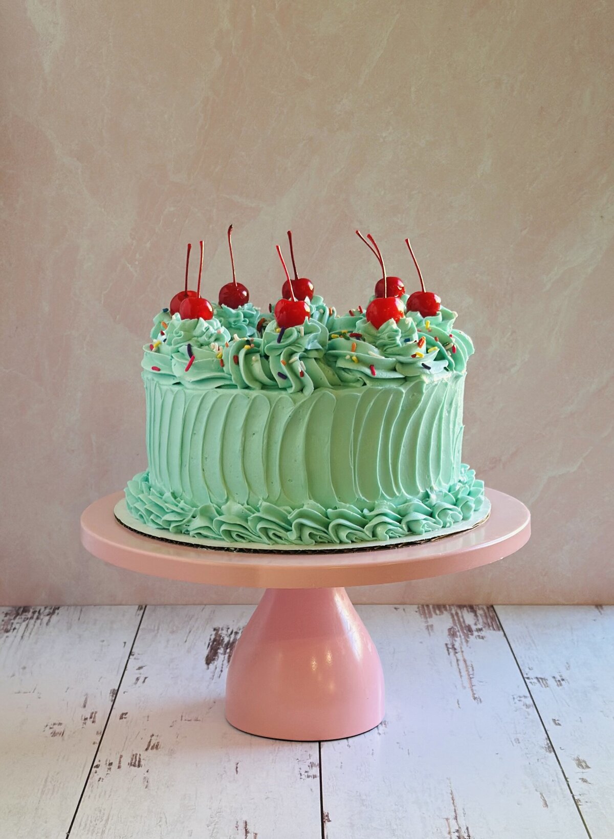 retro birthday cake by the rockabilly baker