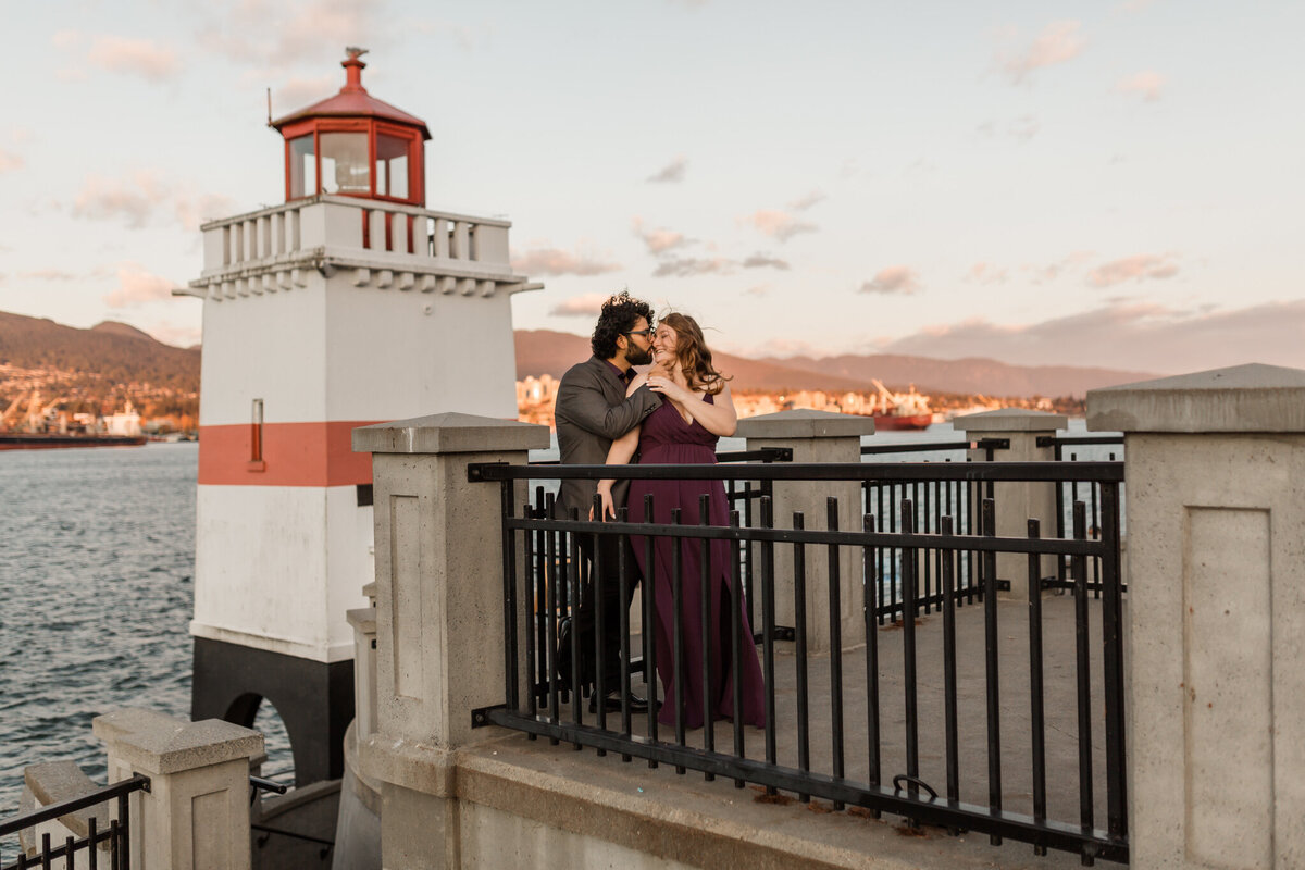 stanley park engagement lighthouse